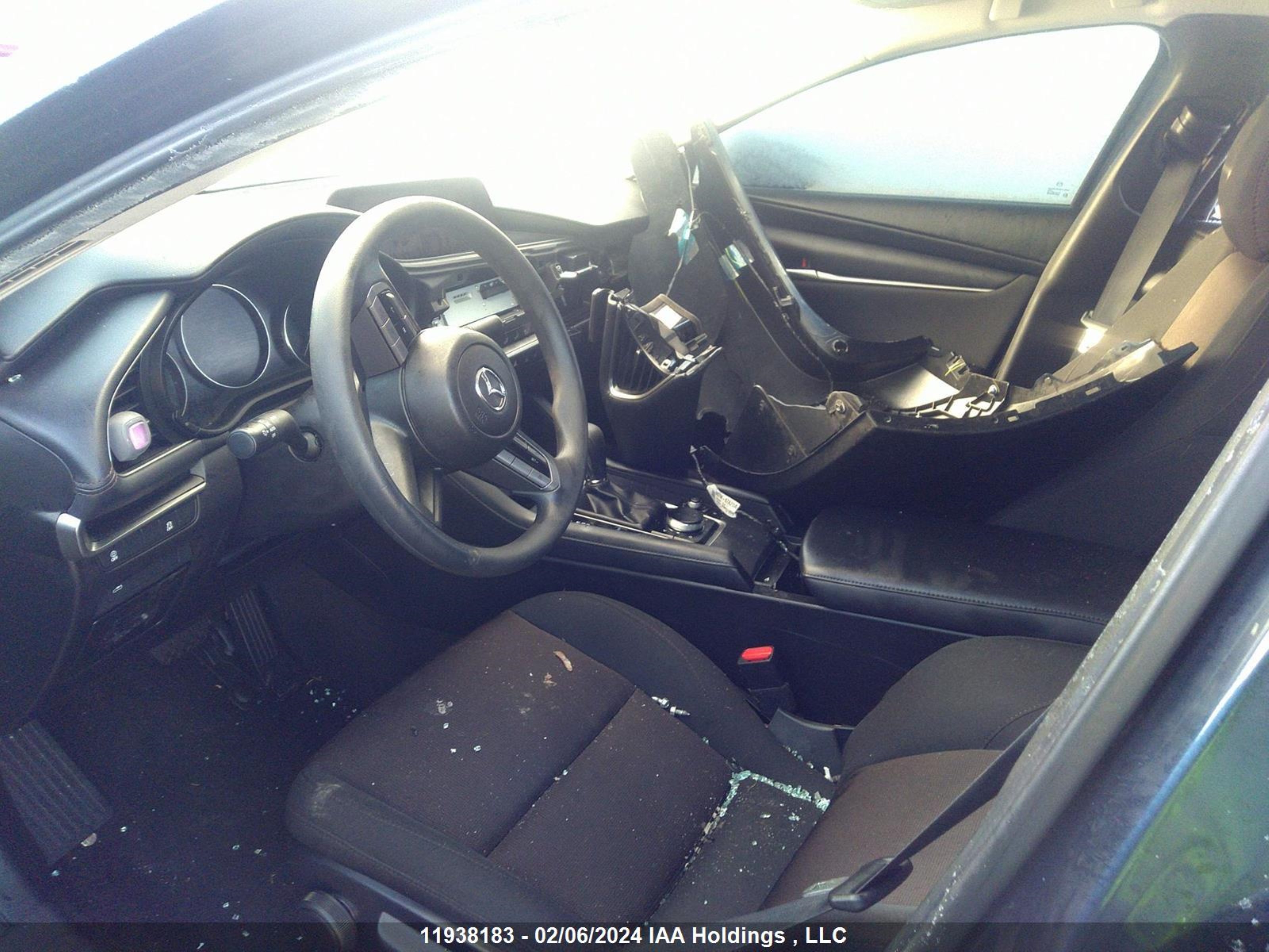 Photo 4 VIN: 3MZBPAB73NM303294 - MAZDA 3 