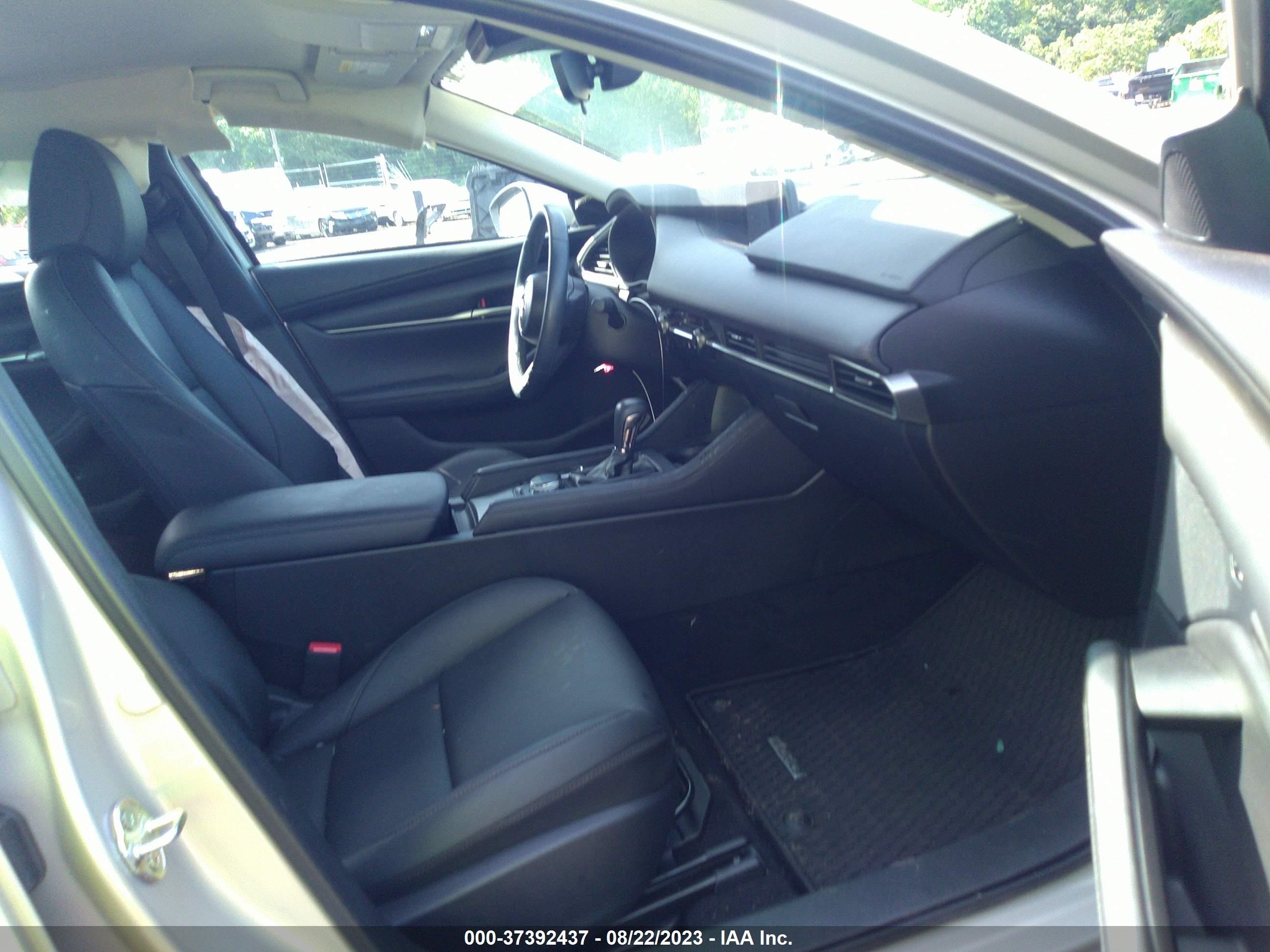 Photo 4 VIN: 3MZBPABL3NM305639 - MAZDA 3 