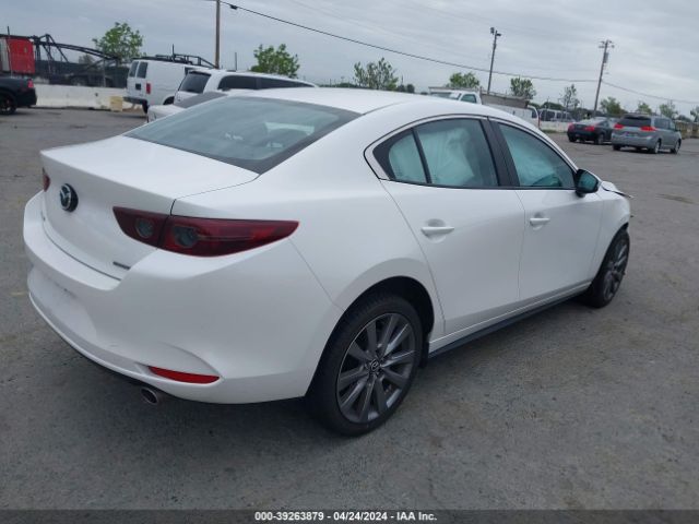 Photo 3 VIN: 3MZBPABL7MM214842 - MAZDA 3 