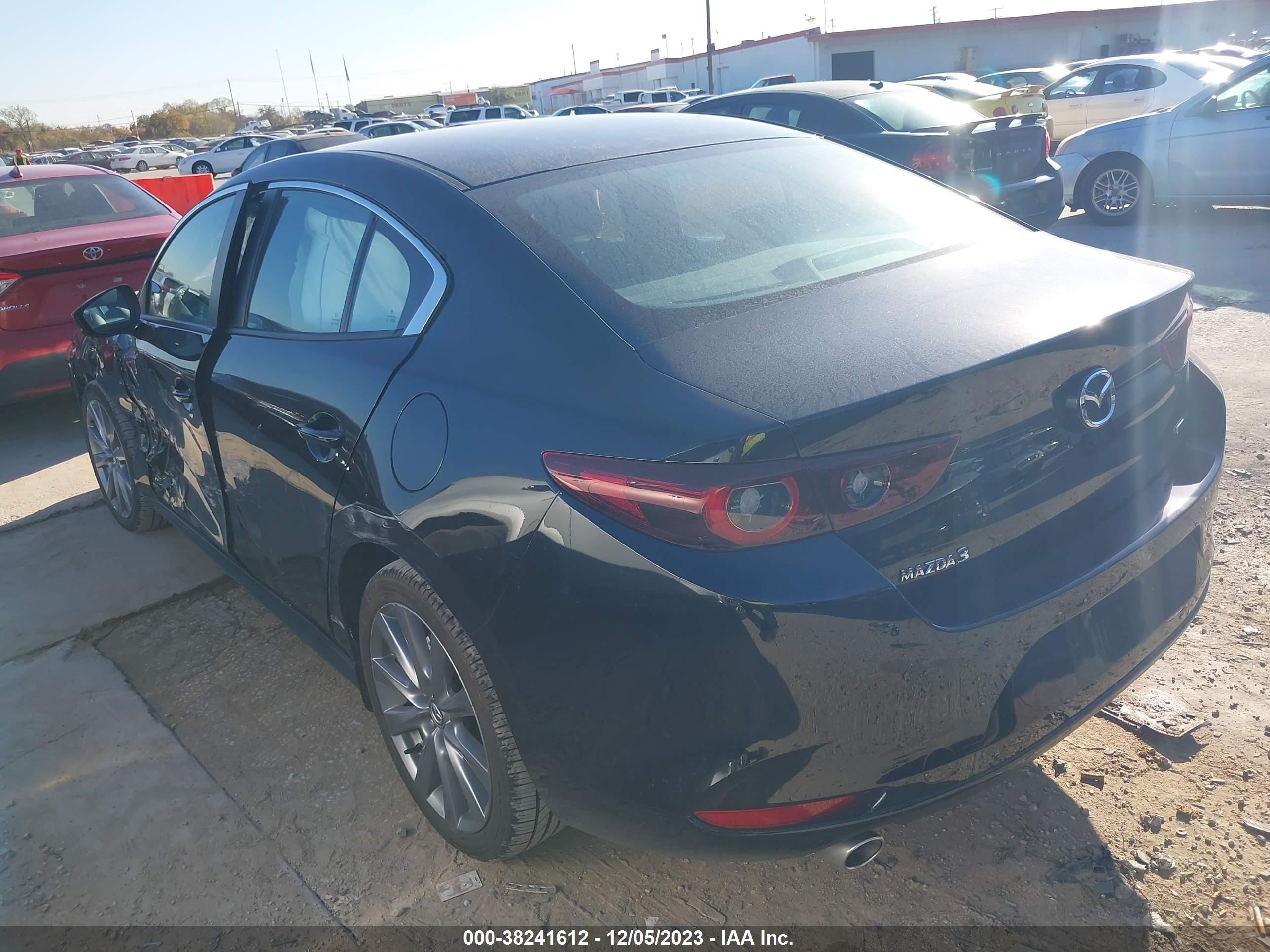 Photo 2 VIN: 3MZBPABM6PM361120 - MAZDA 3 