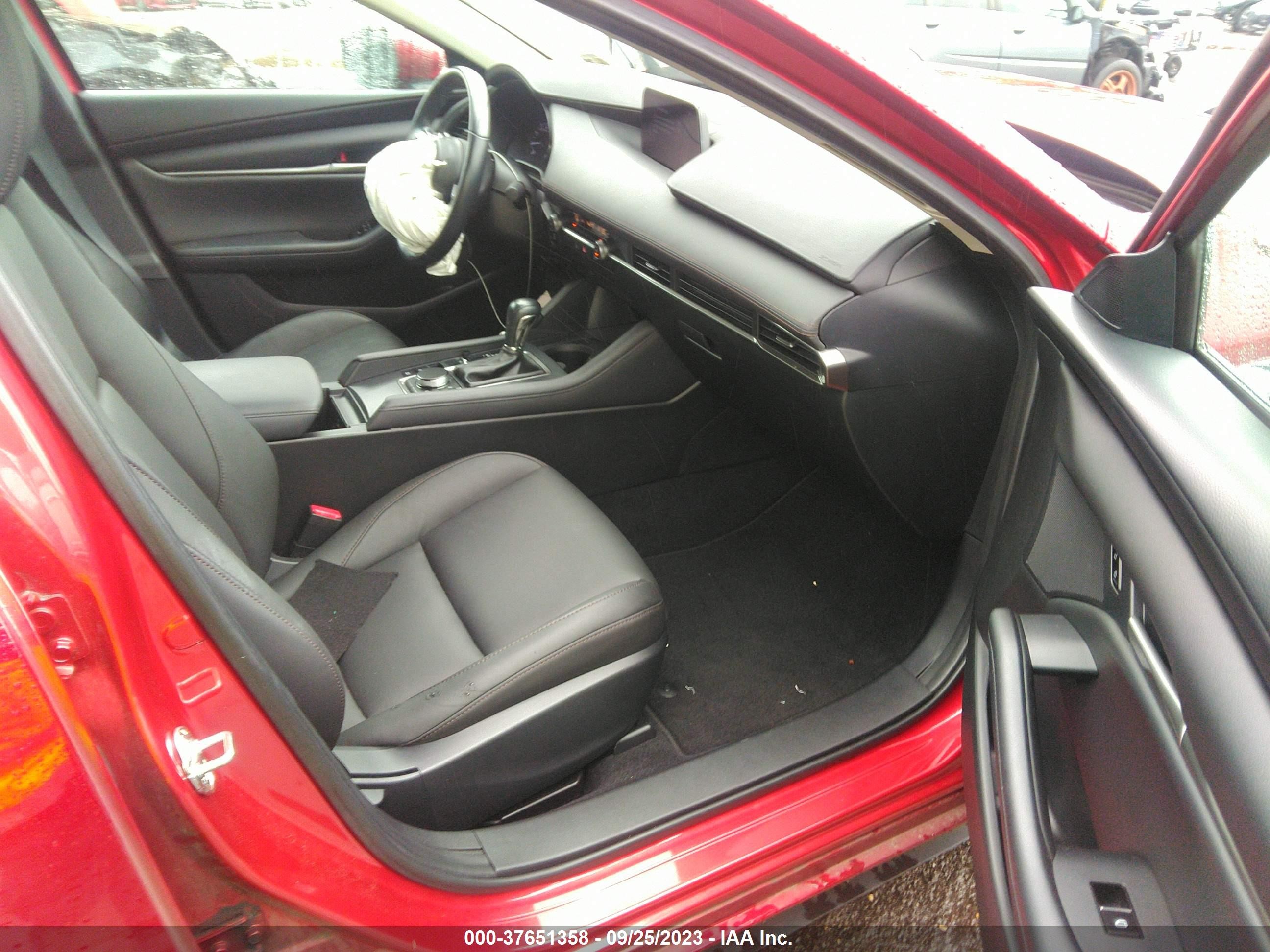 Photo 4 VIN: 3MZBPACL0LM116877 - MAZDA 3 