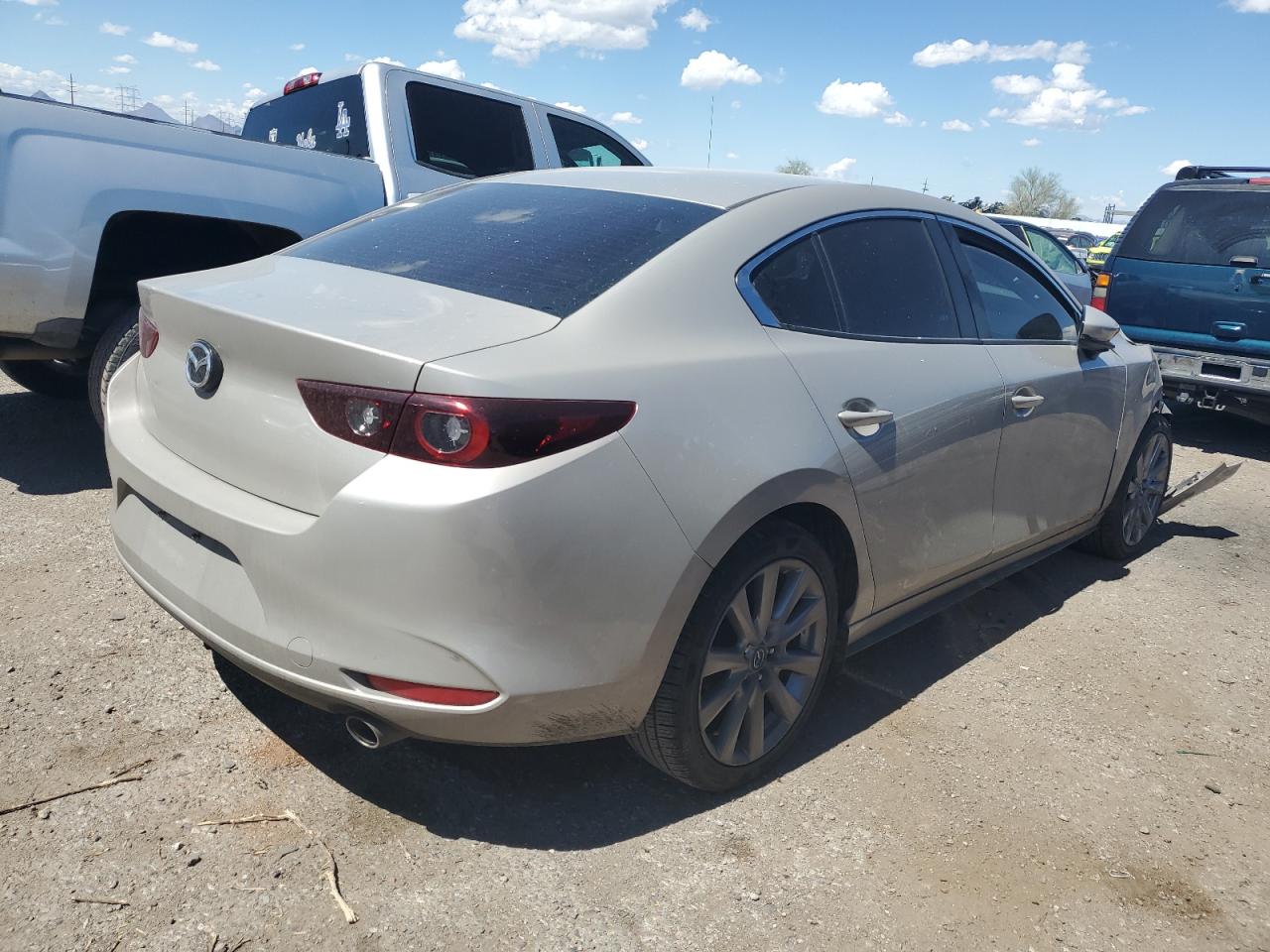 Photo 2 VIN: 3MZBPACL1NM309414 - MAZDA 3 