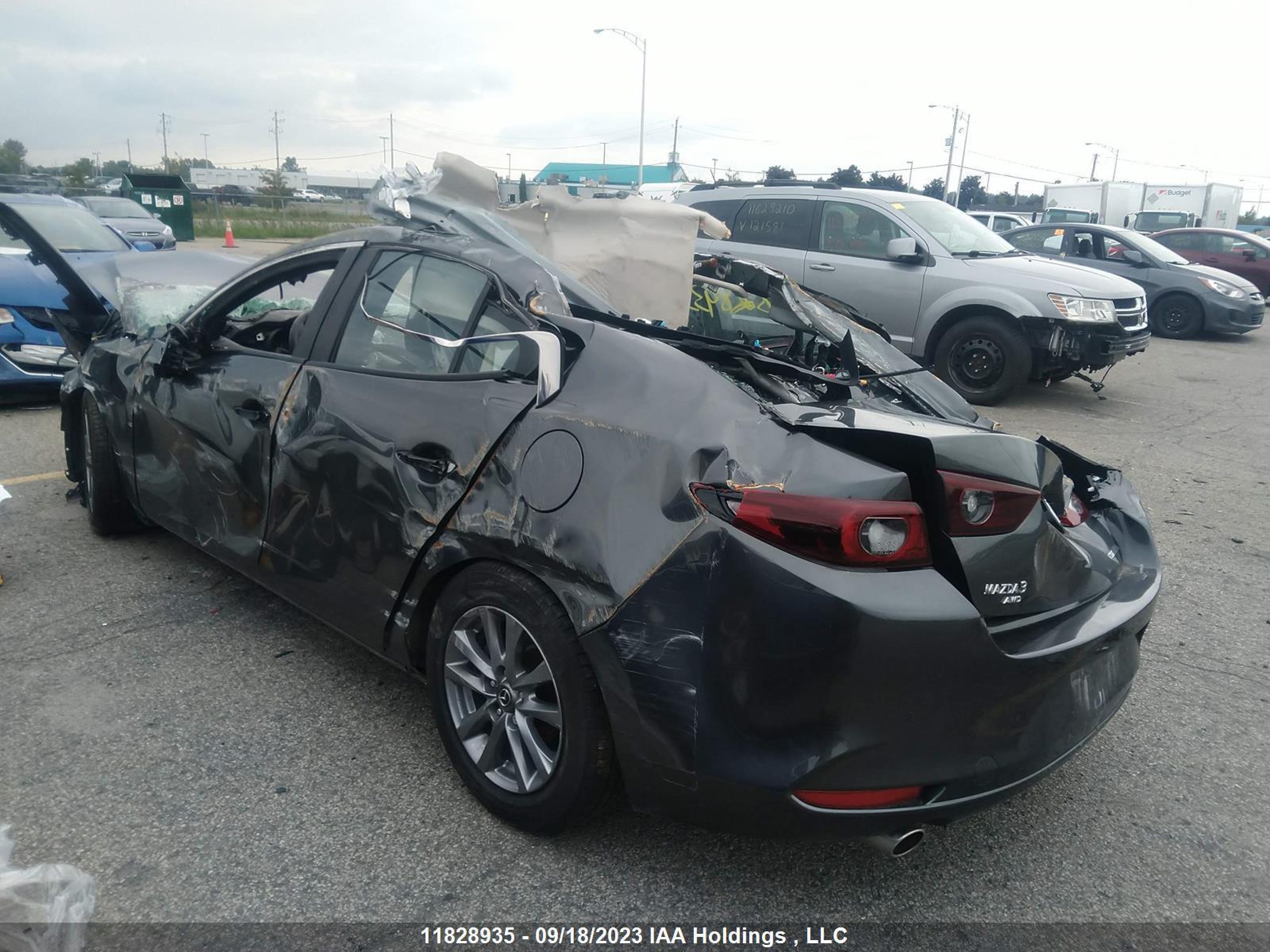 Photo 2 VIN: 3MZBPBCL3NM300719 - MAZDA 3 