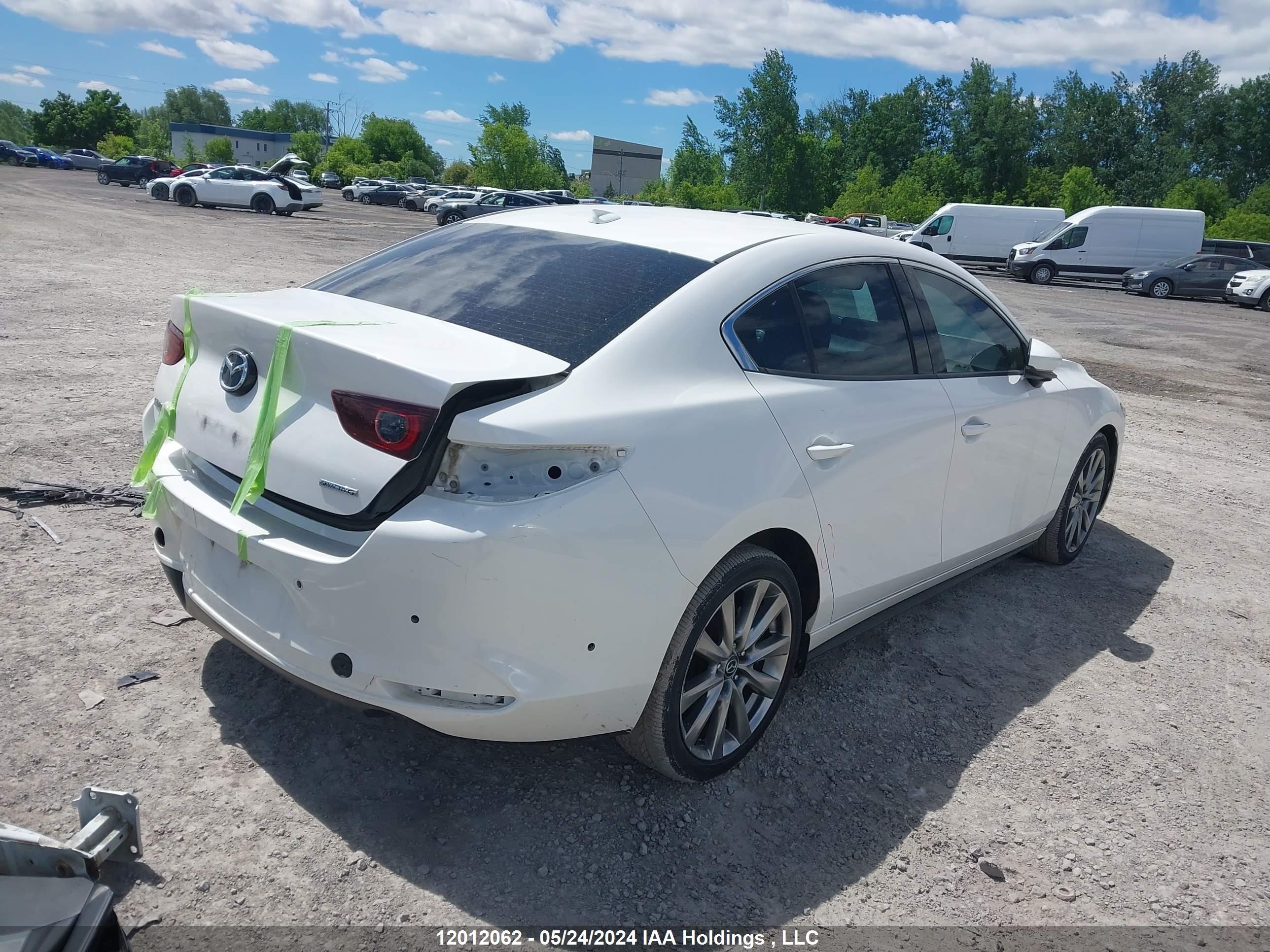 Photo 3 VIN: 3MZBPBDM2LM137663 - MAZDA 3 