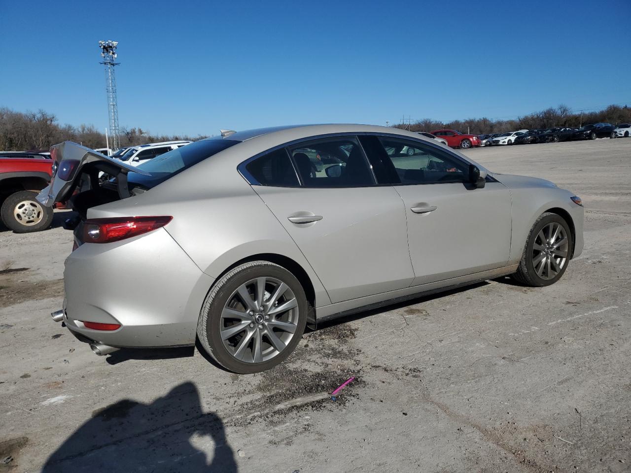 Photo 2 VIN: 3MZBPBDMXPM378666 - MAZDA 3 