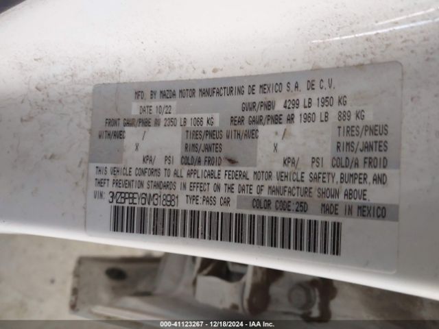 Photo 8 VIN: 3MZBPBEY6NM318981 - MAZDA MAZDA3 