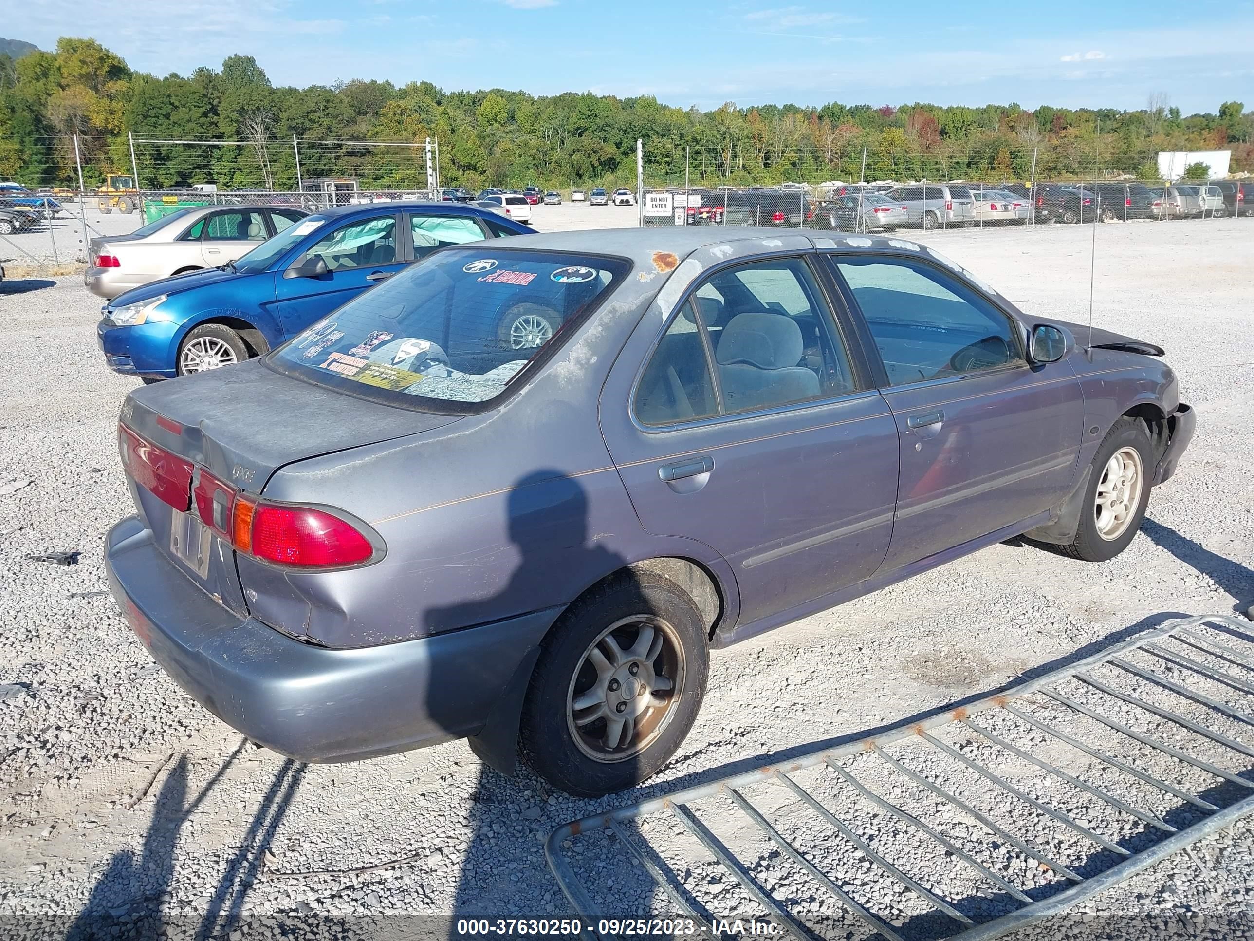 Photo 3 VIN: 3N1AB41D0XL094341 - NISSAN SENTRA 