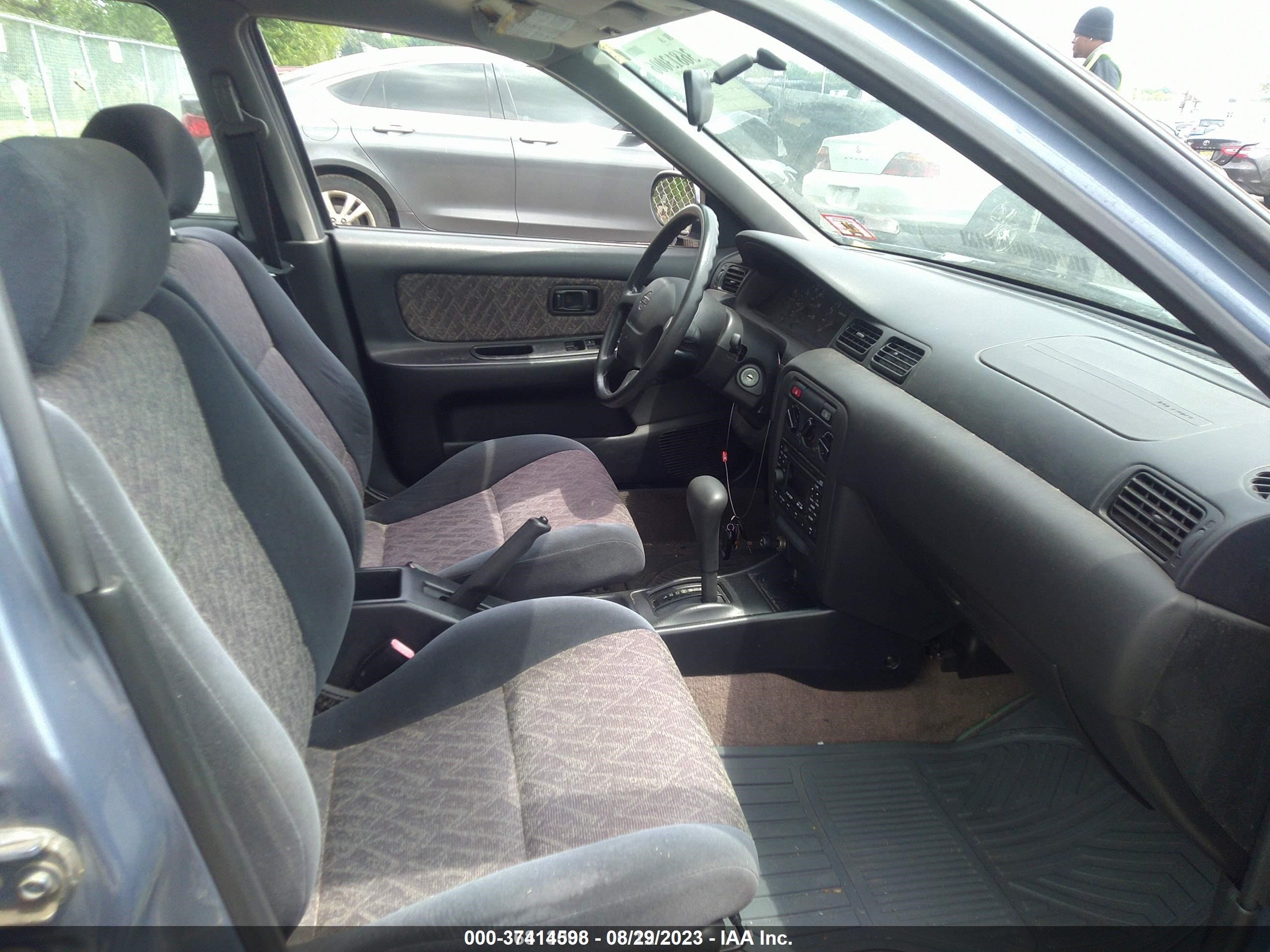 Photo 4 VIN: 3N1AB41D8XL108227 - NISSAN SENTRA 