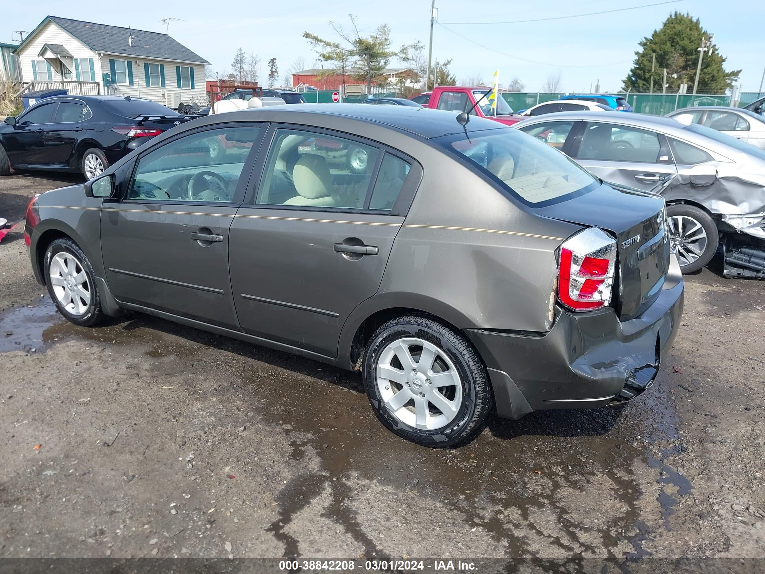 Photo 2 VIN: 3N1AB61E09L688466 - NISSAN SENTRA 