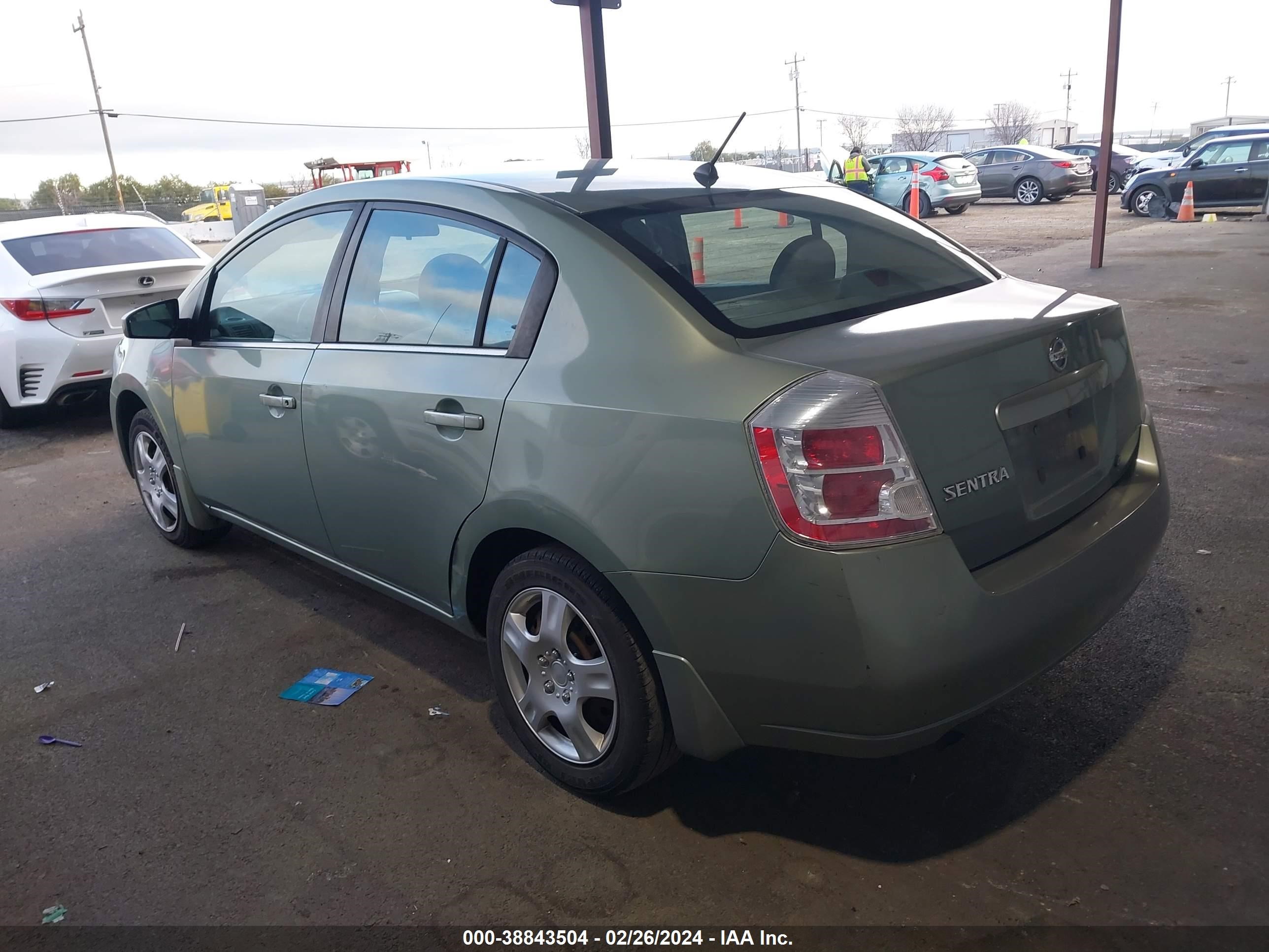 Photo 2 VIN: 3N1AB61E18L640280 - NISSAN SENTRA 