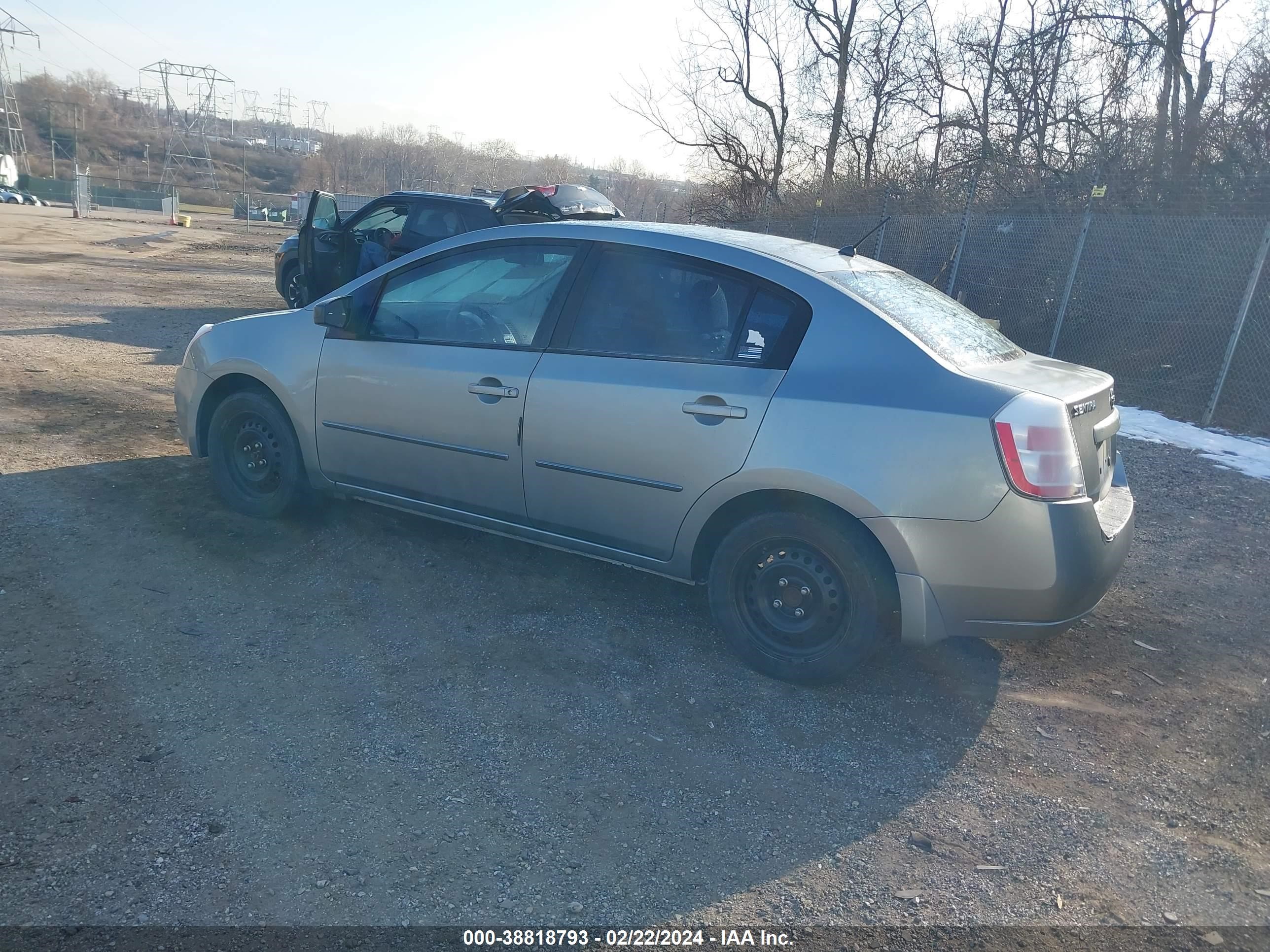 Photo 2 VIN: 3N1AB61E19L645657 - NISSAN SENTRA 