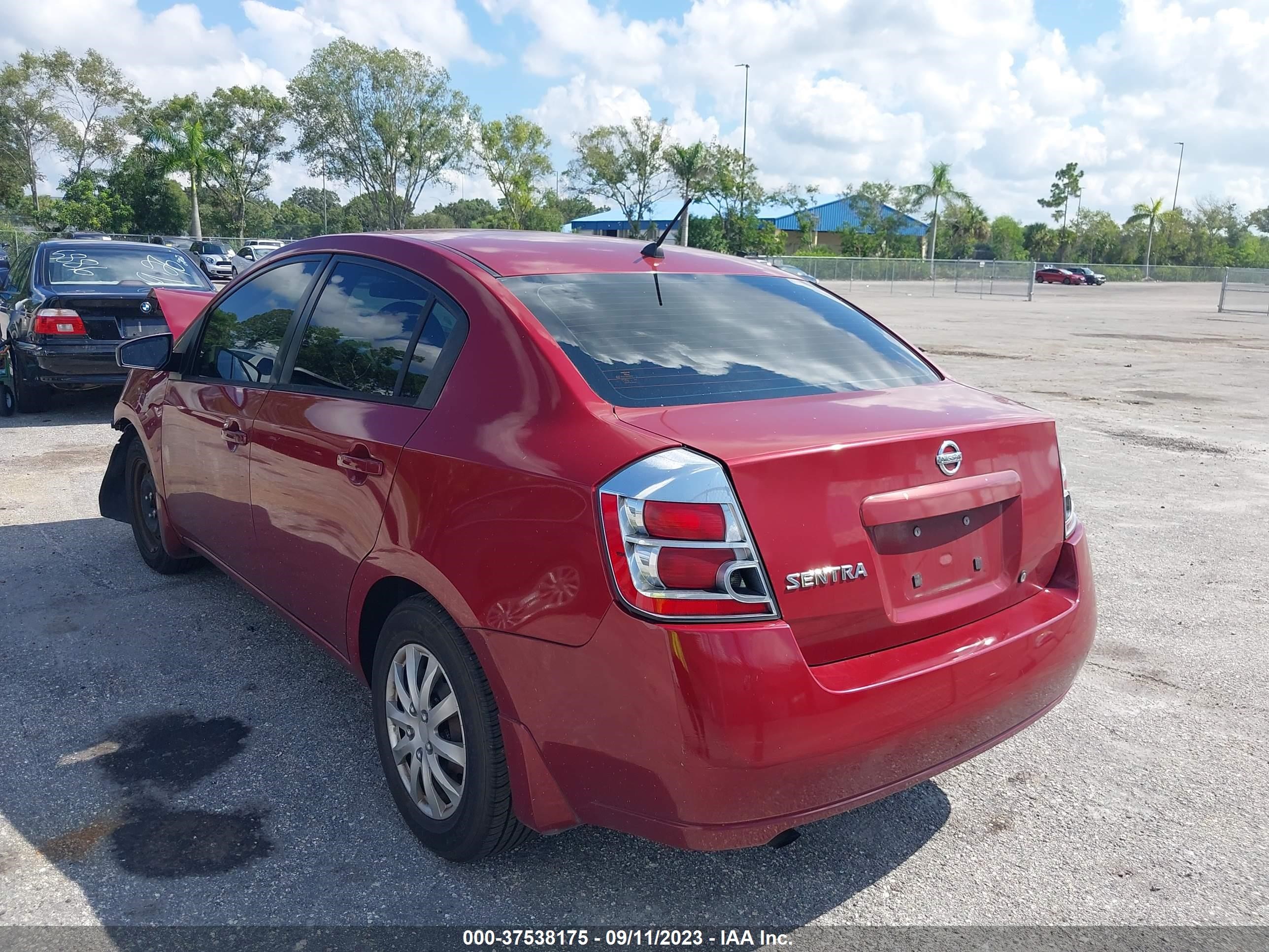 Photo 2 VIN: 3N1AB61E38L670882 - NISSAN SENTRA 