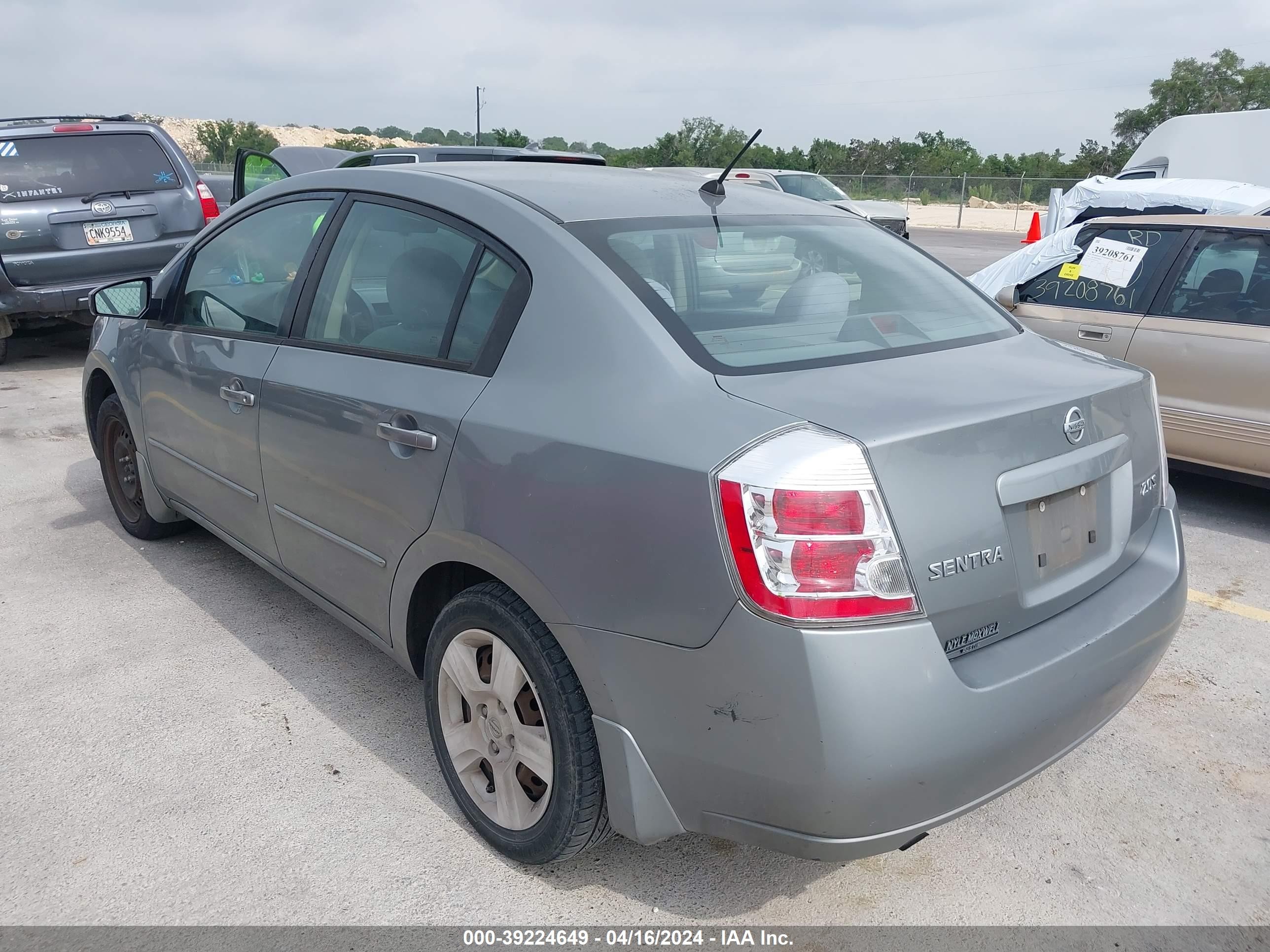 Photo 2 VIN: 3N1AB61E47L663809 - NISSAN SENTRA 