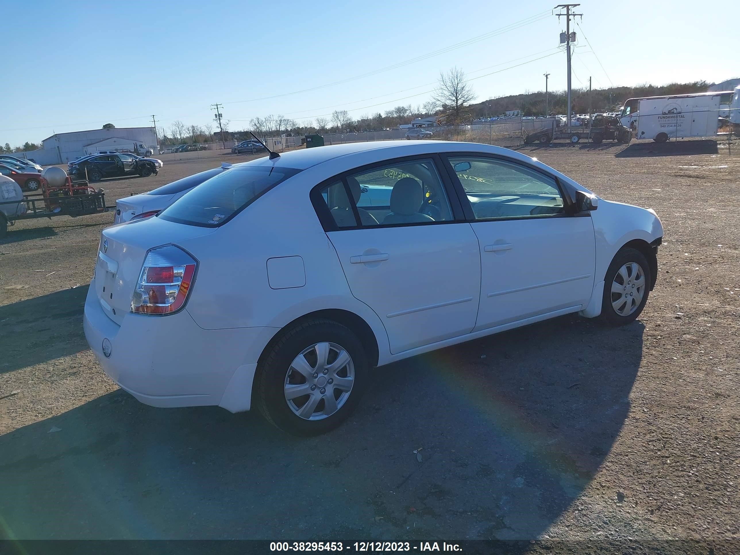 Photo 3 VIN: 3N1AB61E78L647329 - NISSAN SENTRA 