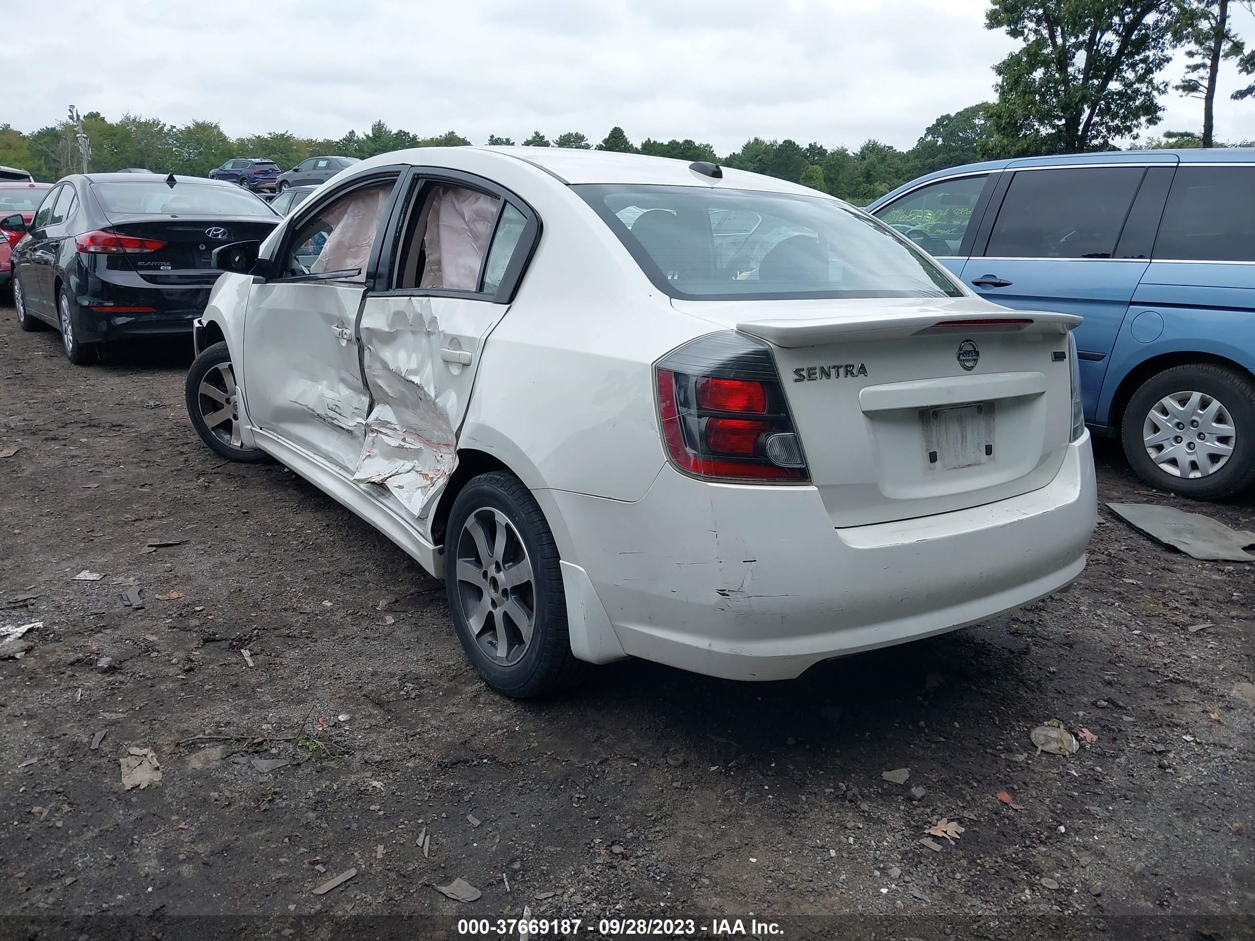 Photo 2 VIN: 3N1AB6AP2CL638581 - NISSAN SENTRA 