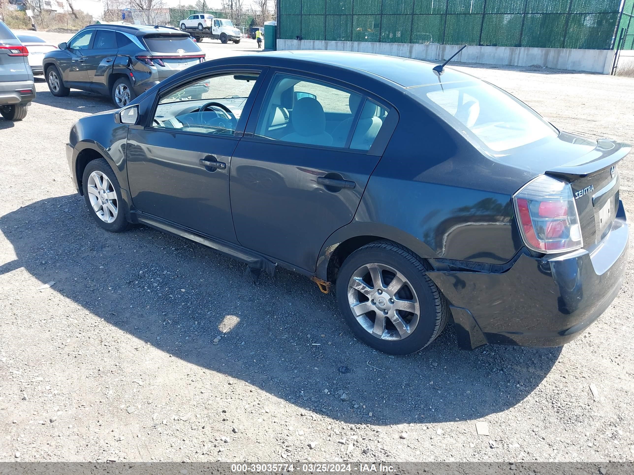 Photo 2 VIN: 3N1AB6AP5BL614869 - NISSAN SENTRA 