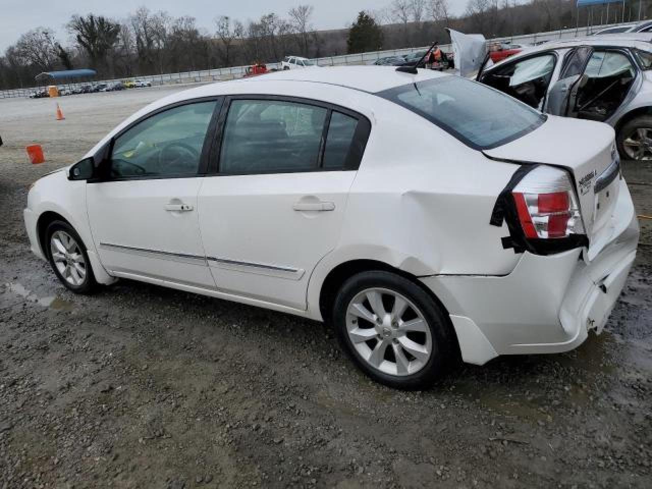 Photo 2 VIN: 3N1AB6AP8AL668164 - NISSAN SENTRA 