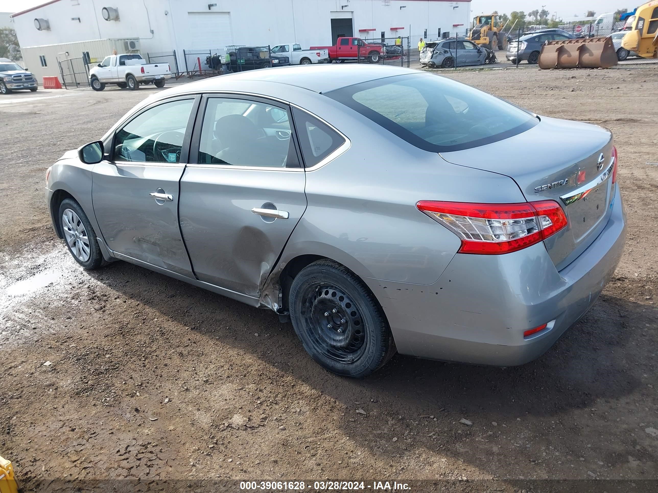 Photo 2 VIN: 3N1AB7AP0EL647983 - NISSAN SENTRA 