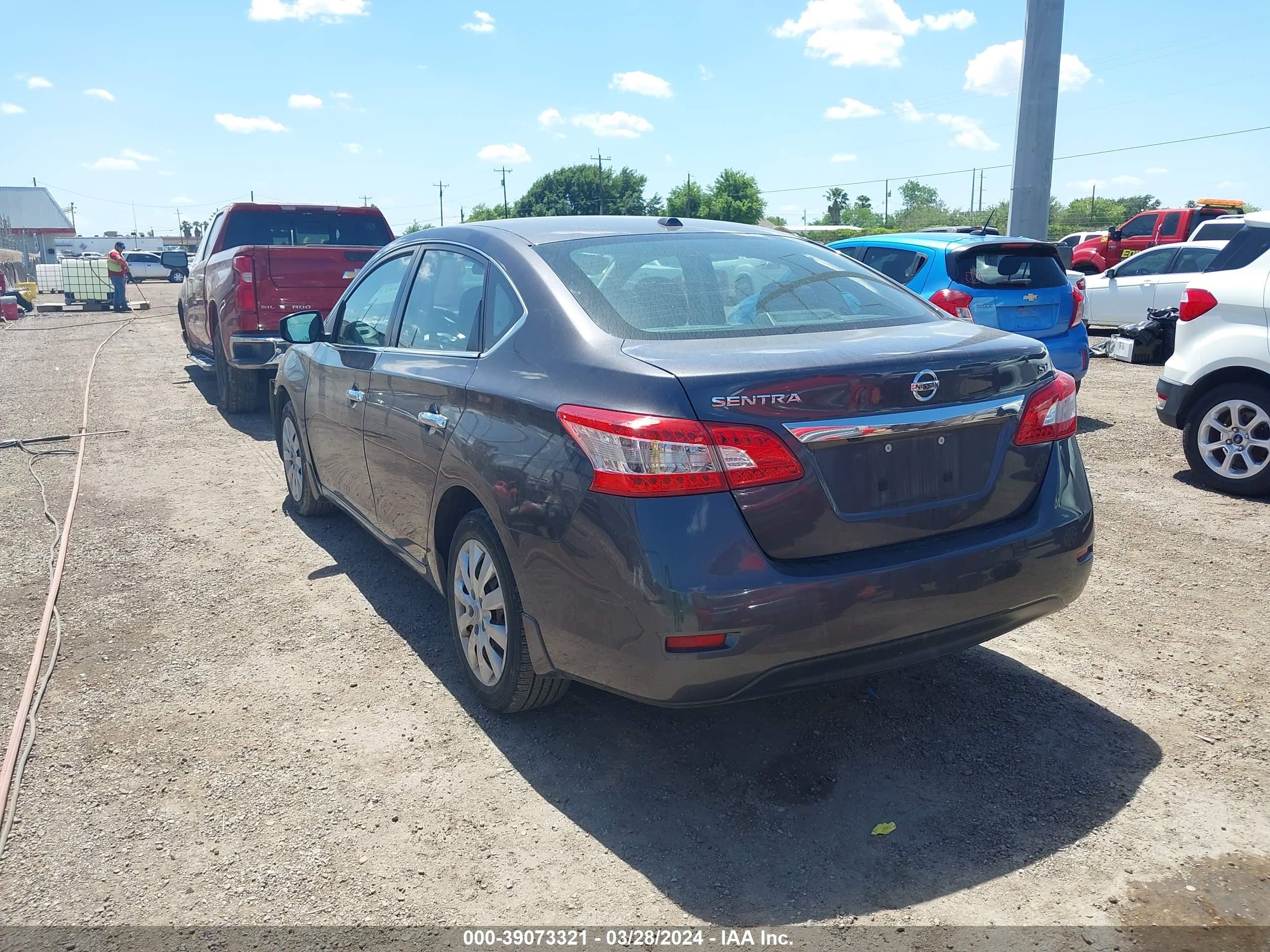 Photo 2 VIN: 3N1AB7AP0FL686302 - NISSAN SENTRA 