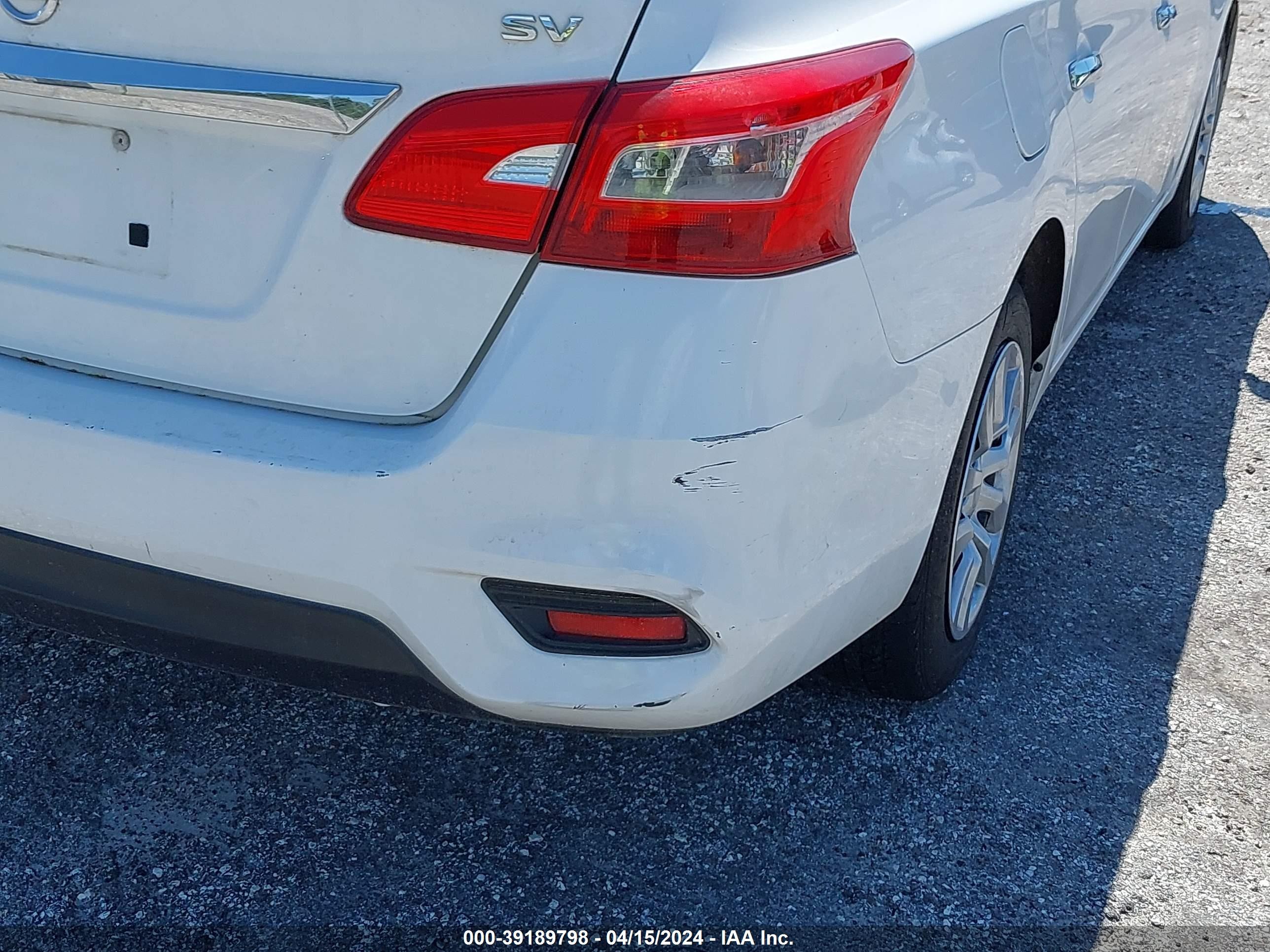 Photo 11 VIN: 3N1AB7AP0JL604884 - NISSAN SENTRA 