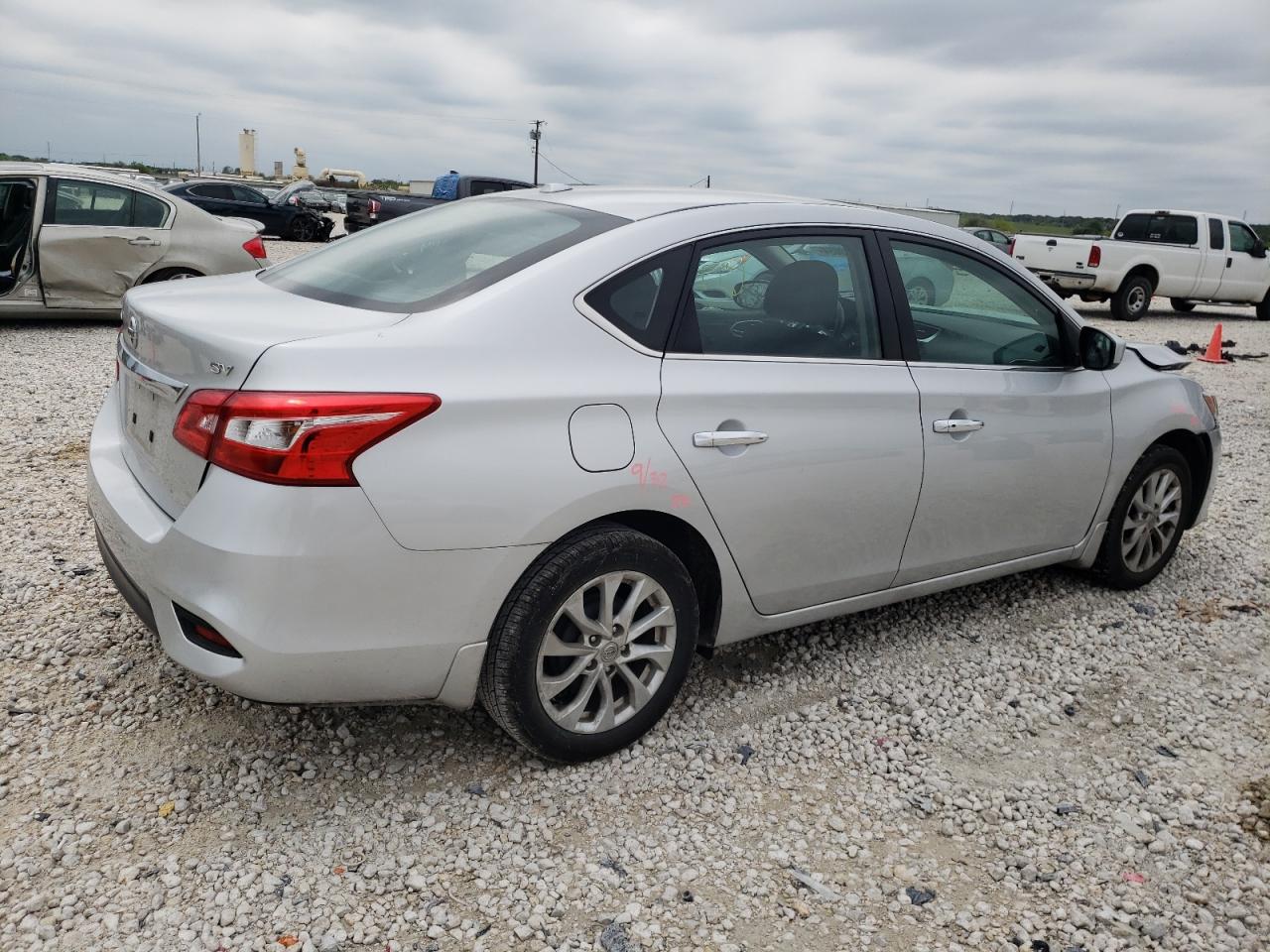 Photo 2 VIN: 3N1AB7AP0JL623970 - NISSAN SENTRA 