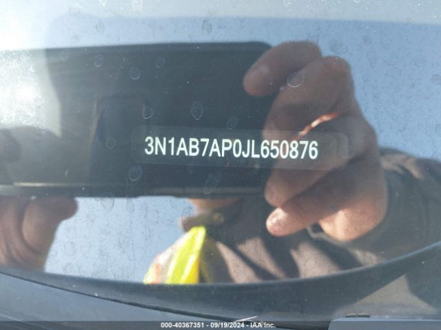 Photo 8 VIN: 3N1AB7AP0JL650876 - NISSAN SENTRA 