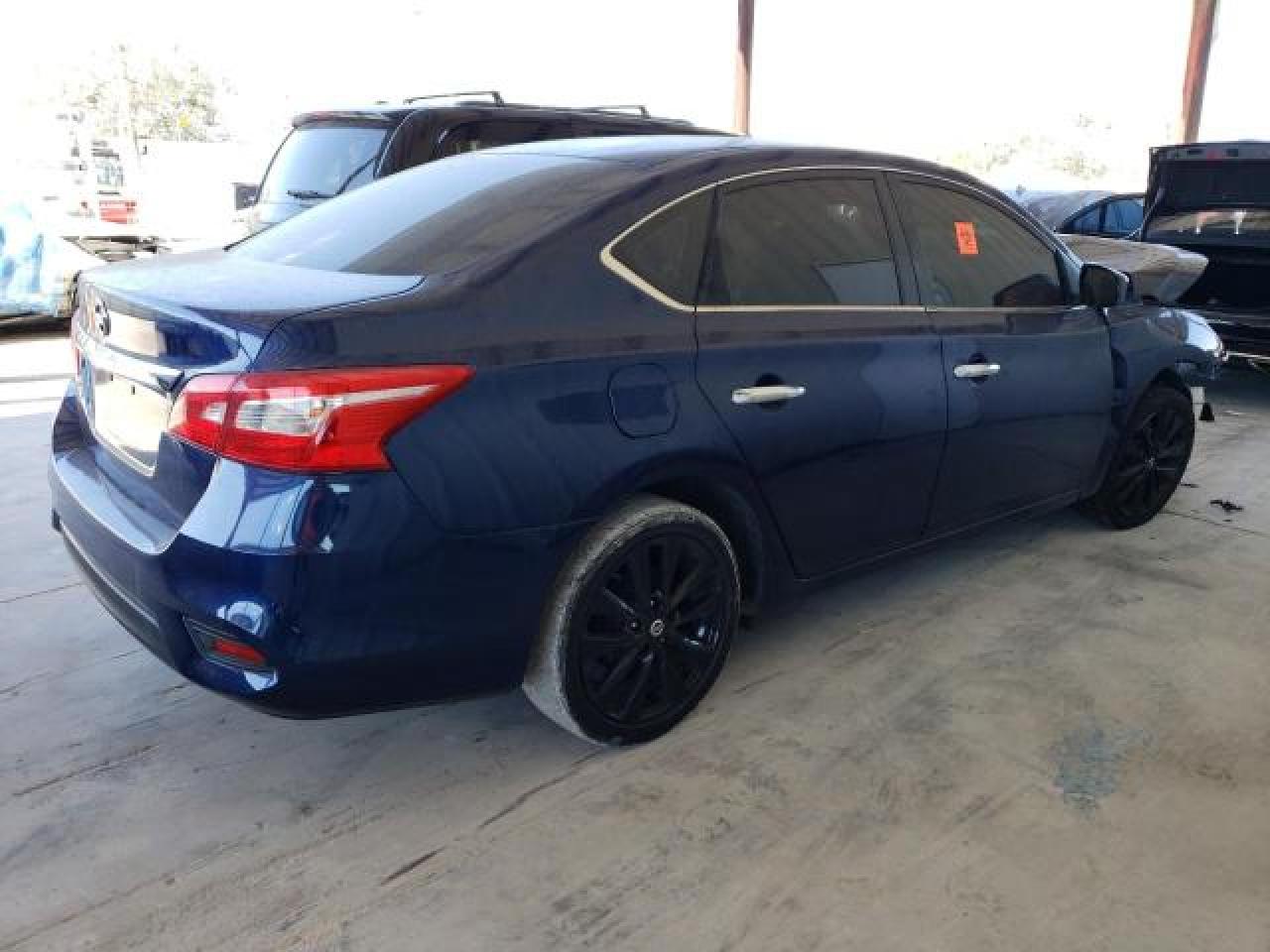 Photo 2 VIN: 3N1AB7AP0JY266924 - NISSAN SENTRA 