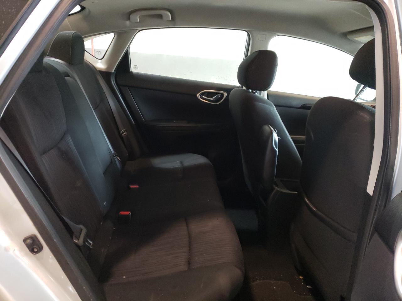 Photo 9 VIN: 3N1AB7AP0KY334950 - NISSAN SENTRA 