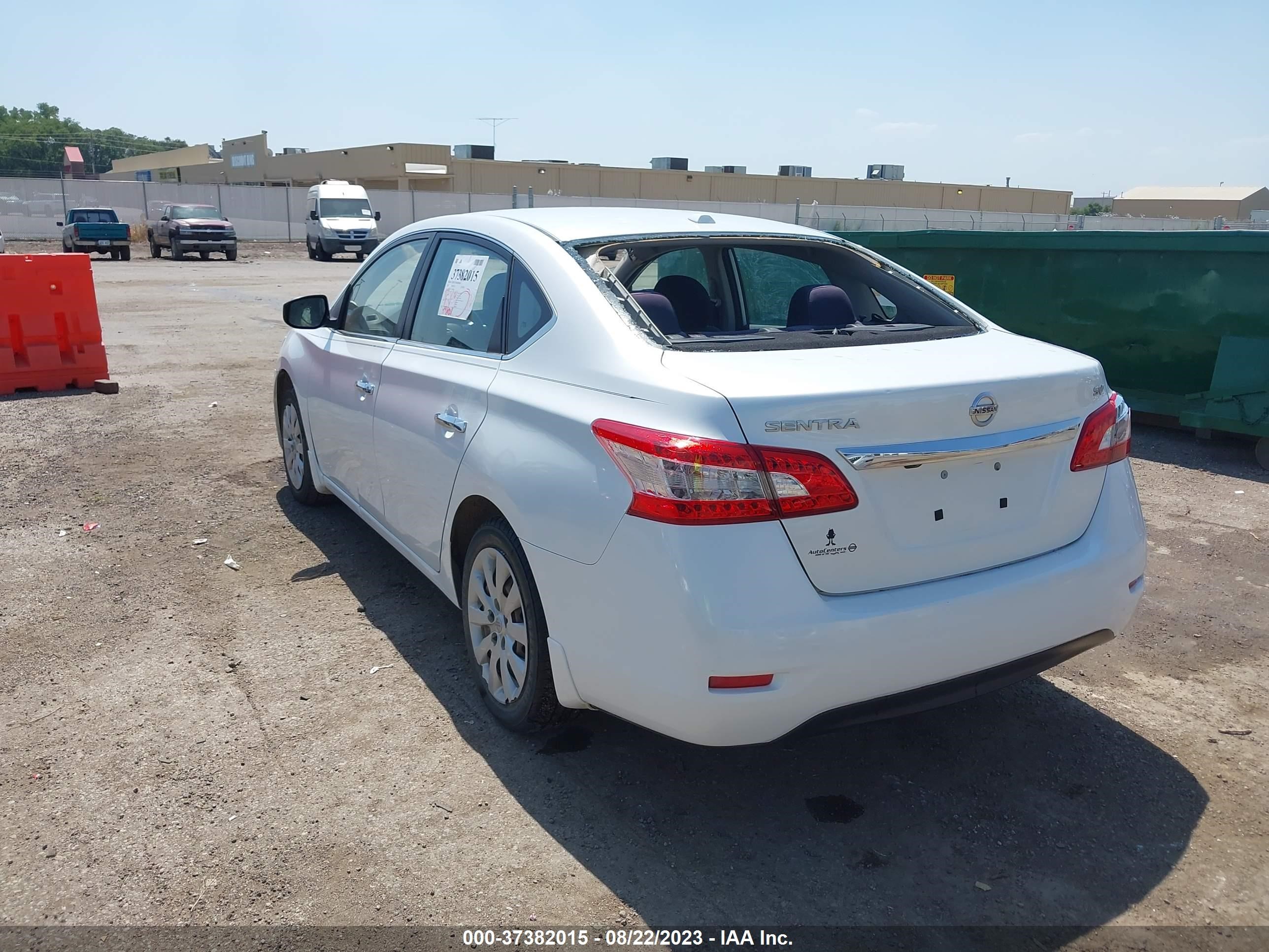 Photo 2 VIN: 3N1AB7AP1FY296814 - NISSAN SENTRA 