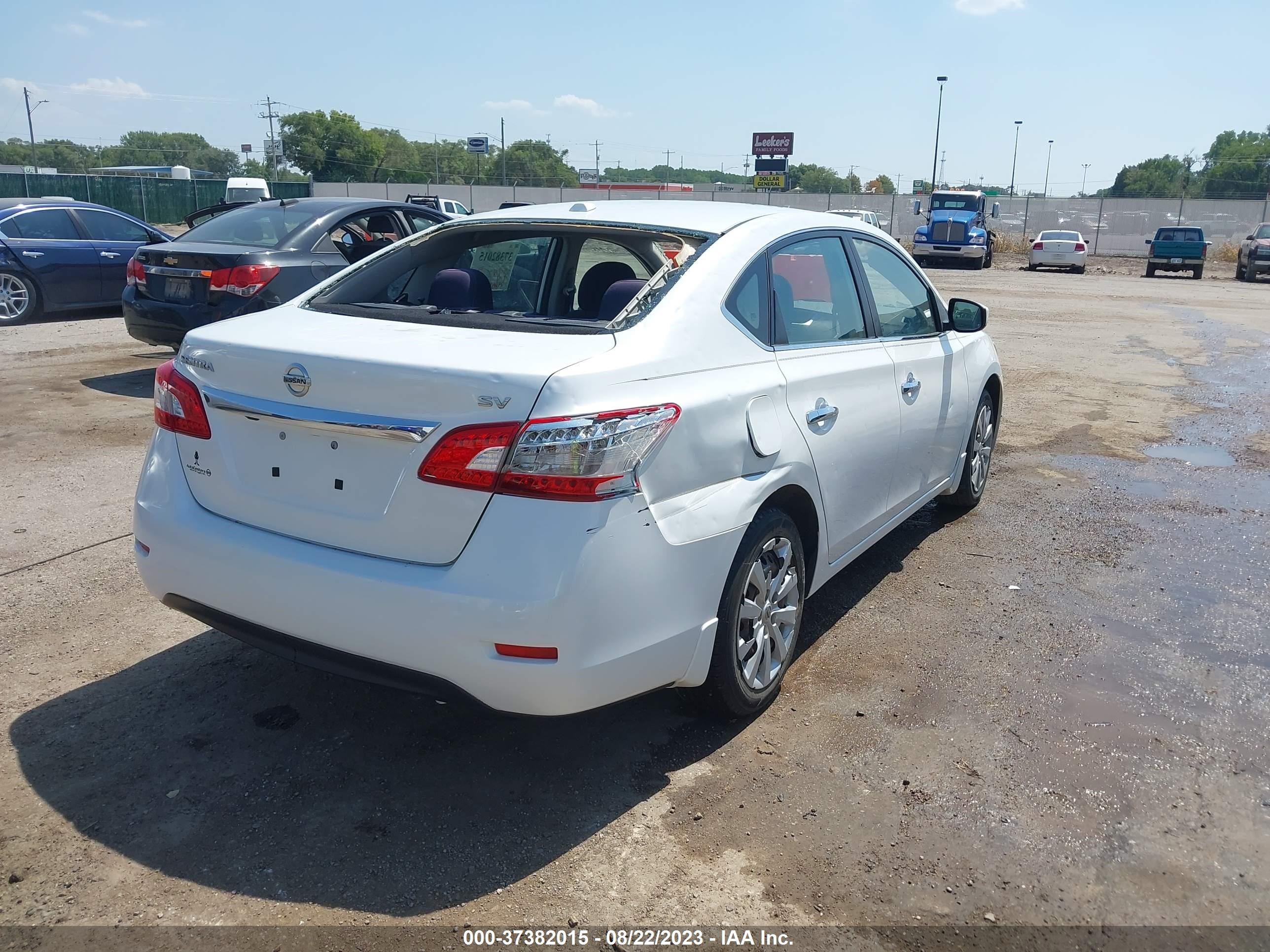 Photo 3 VIN: 3N1AB7AP1FY296814 - NISSAN SENTRA 