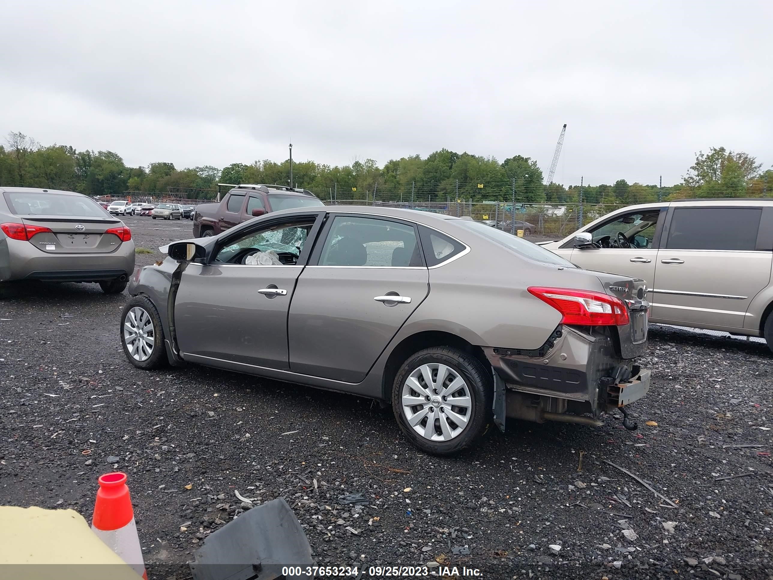 Photo 2 VIN: 3N1AB7AP1GL682678 - NISSAN SENTRA 