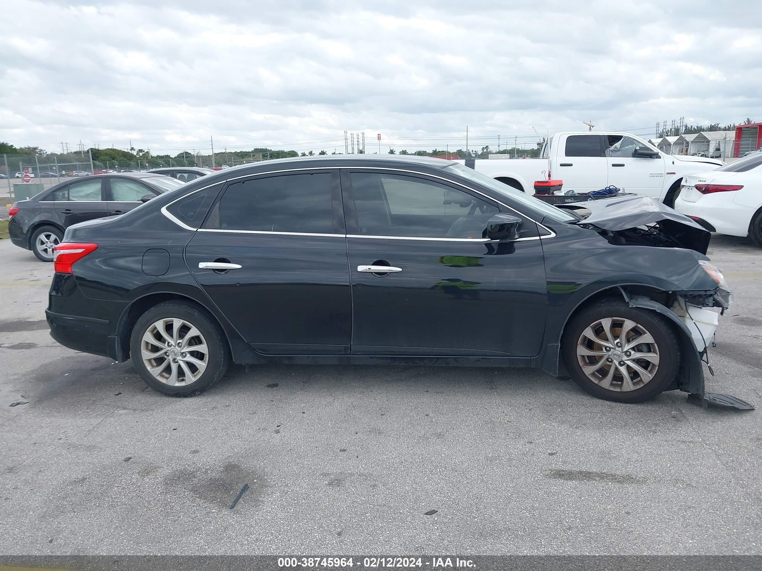 Photo 12 VIN: 3N1AB7AP1JL628305 - NISSAN SENTRA 