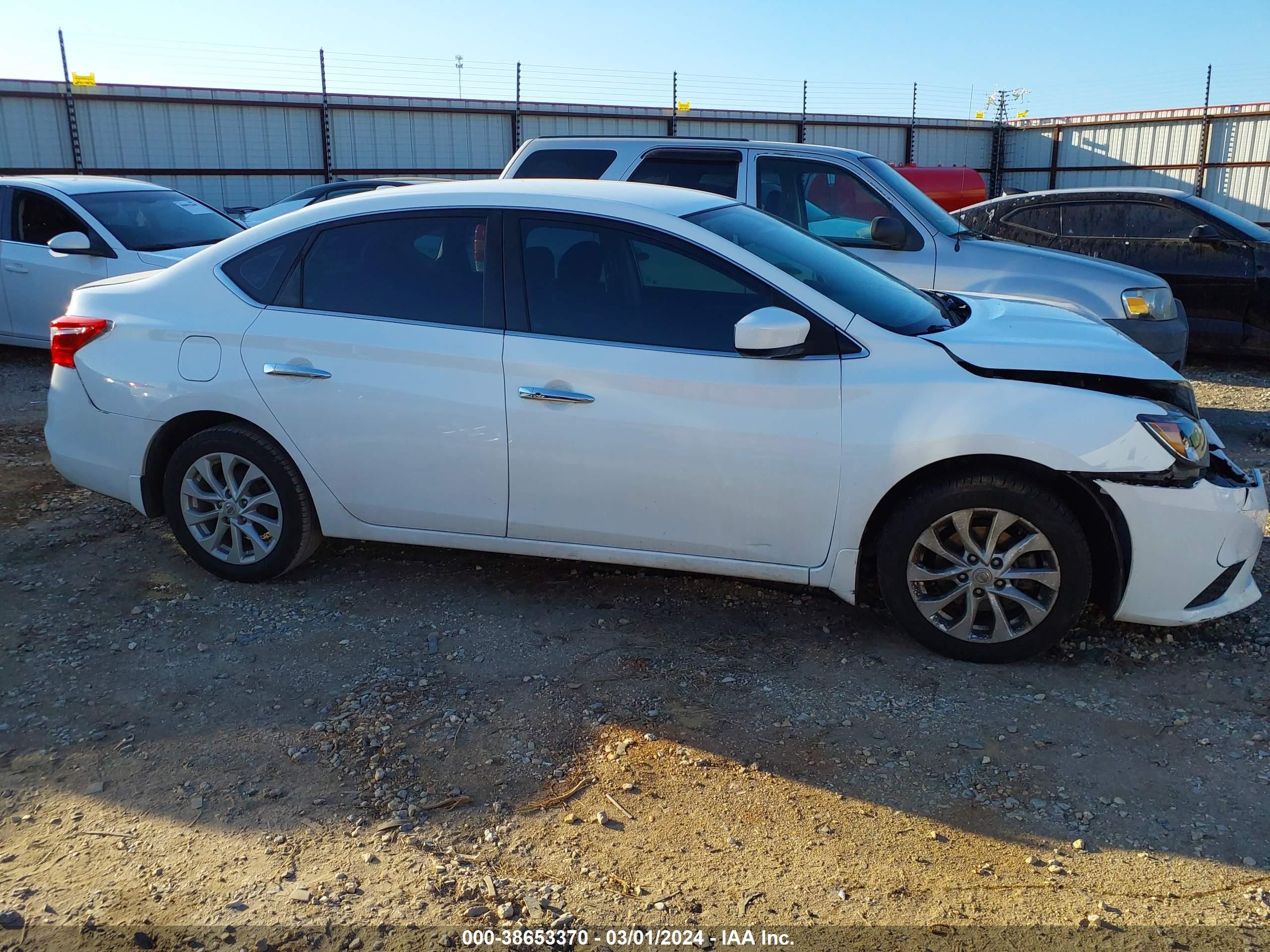 Photo 13 VIN: 3N1AB7AP1JY215125 - NISSAN SENTRA 