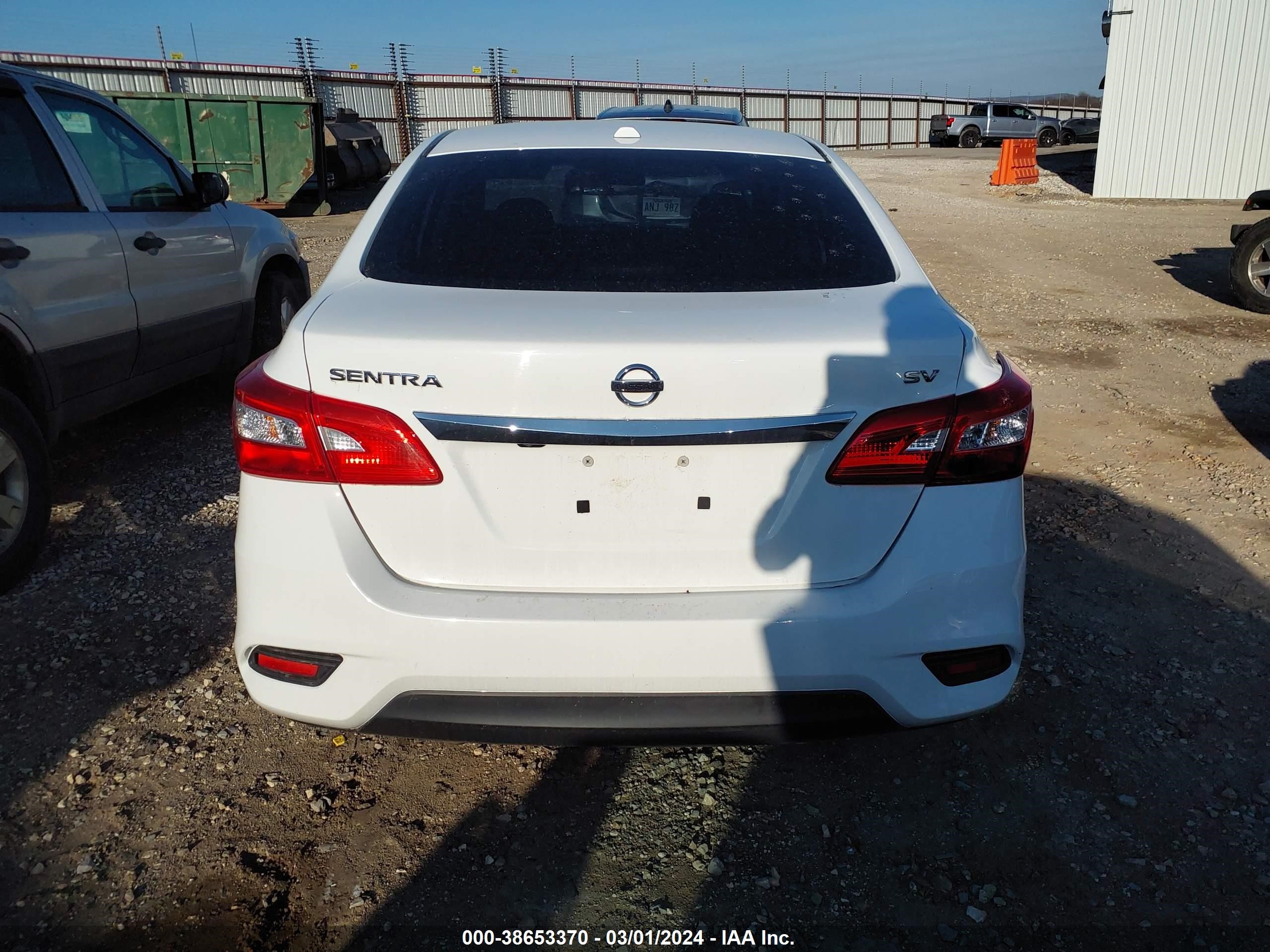 Photo 16 VIN: 3N1AB7AP1JY215125 - NISSAN SENTRA 