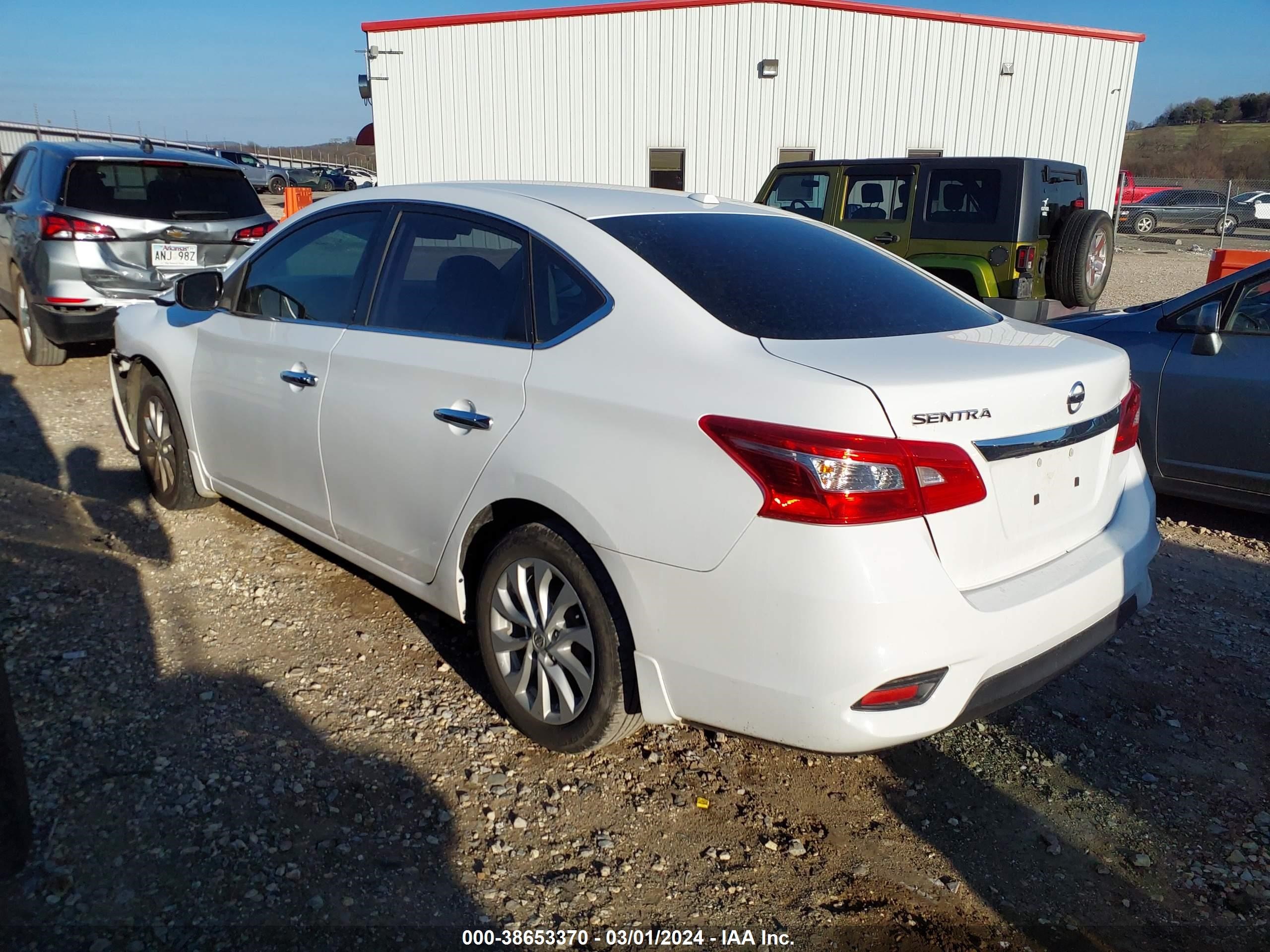 Photo 2 VIN: 3N1AB7AP1JY215125 - NISSAN SENTRA 