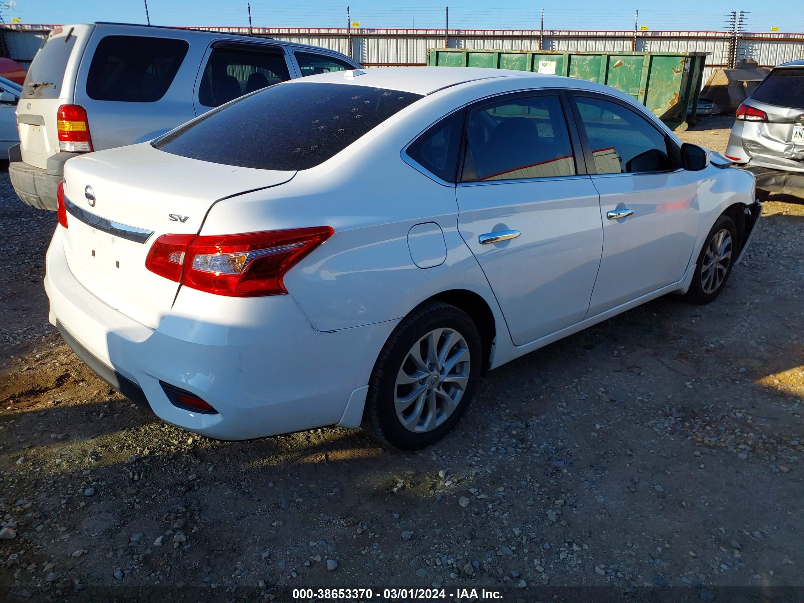 Photo 3 VIN: 3N1AB7AP1JY215125 - NISSAN SENTRA 