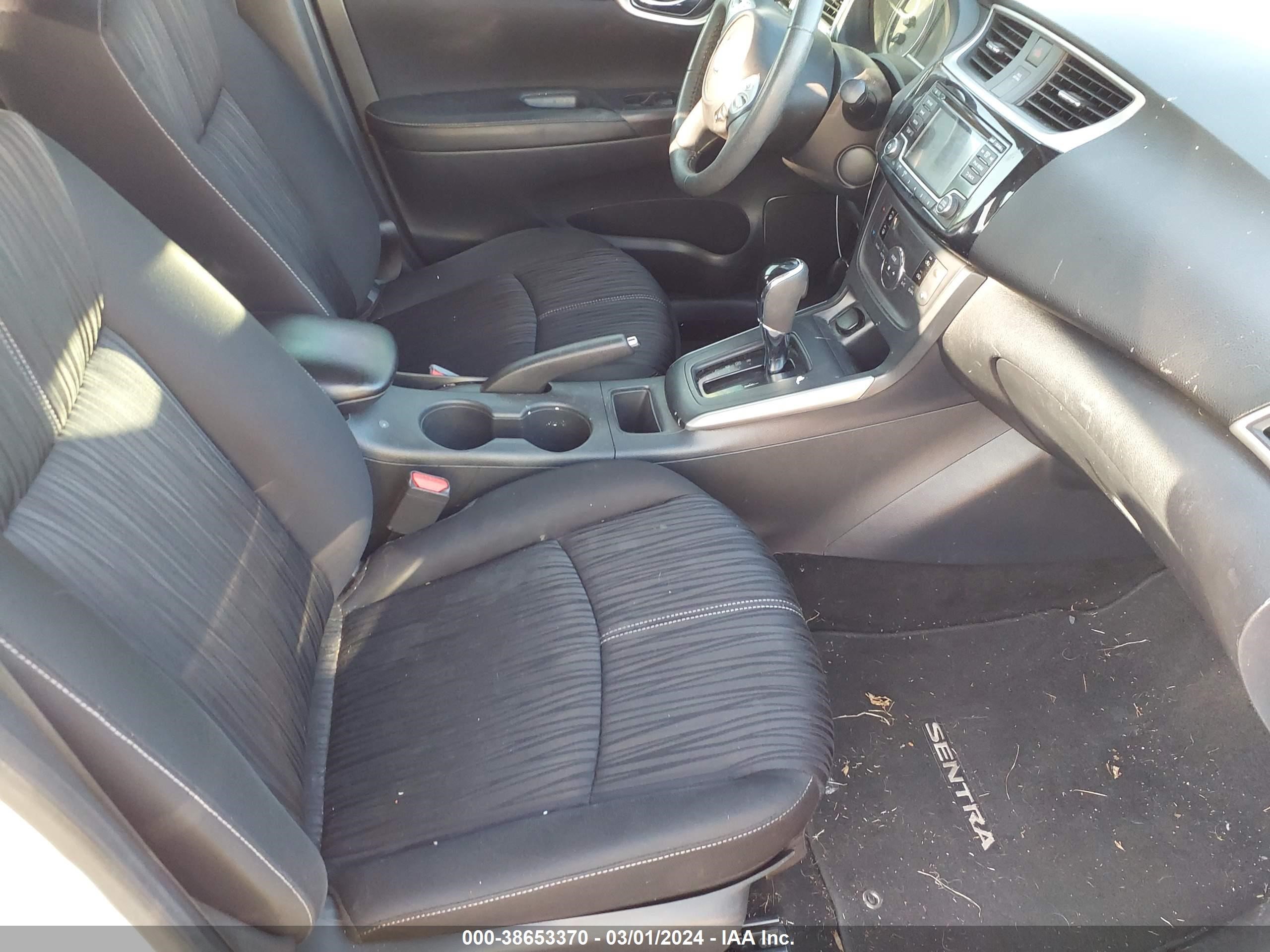 Photo 4 VIN: 3N1AB7AP1JY215125 - NISSAN SENTRA 