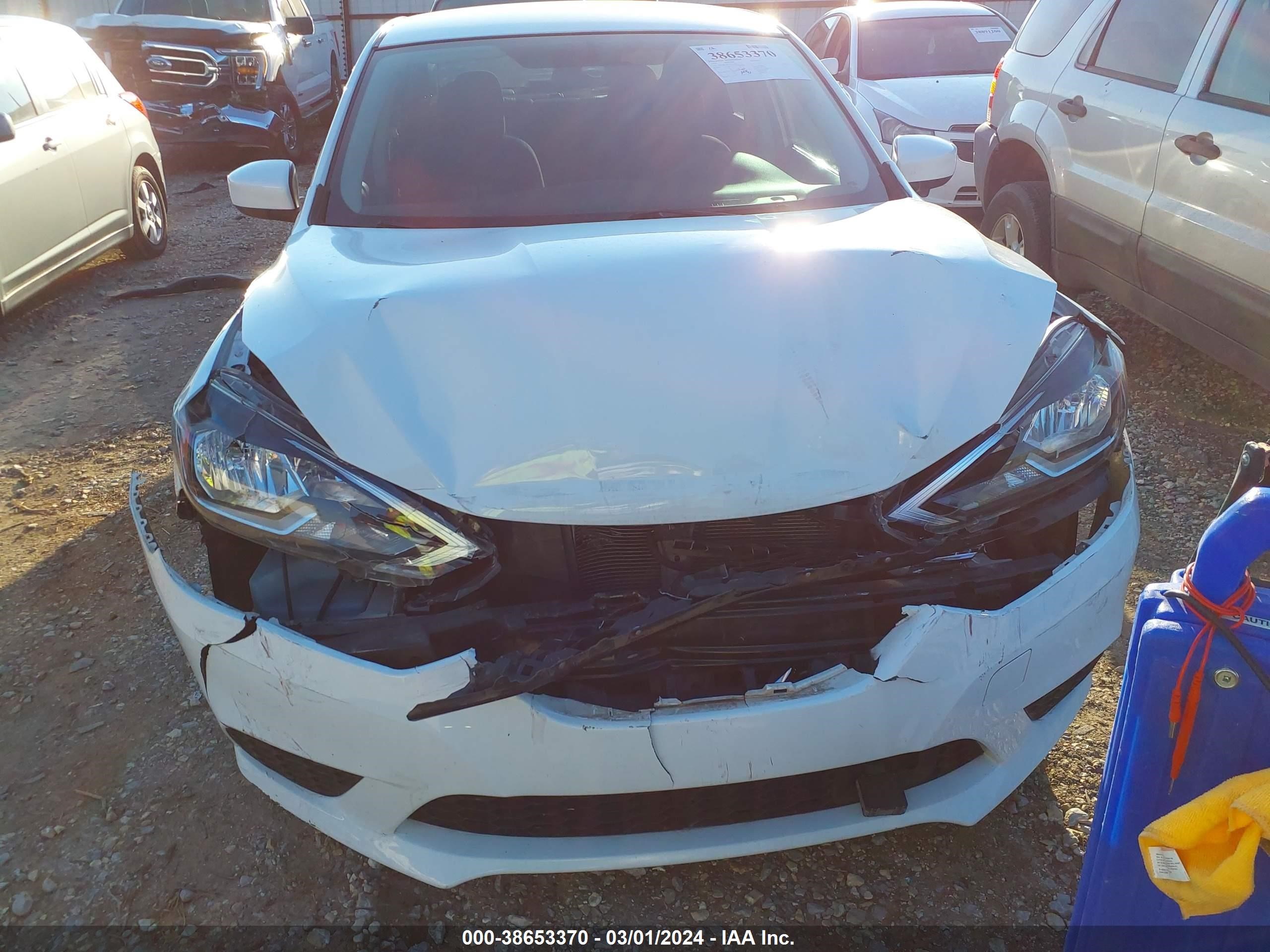 Photo 5 VIN: 3N1AB7AP1JY215125 - NISSAN SENTRA 