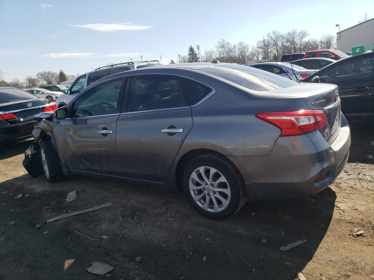 Photo 1 VIN: 3N1AB7AP1JY221717 - NISSAN SENTRA 