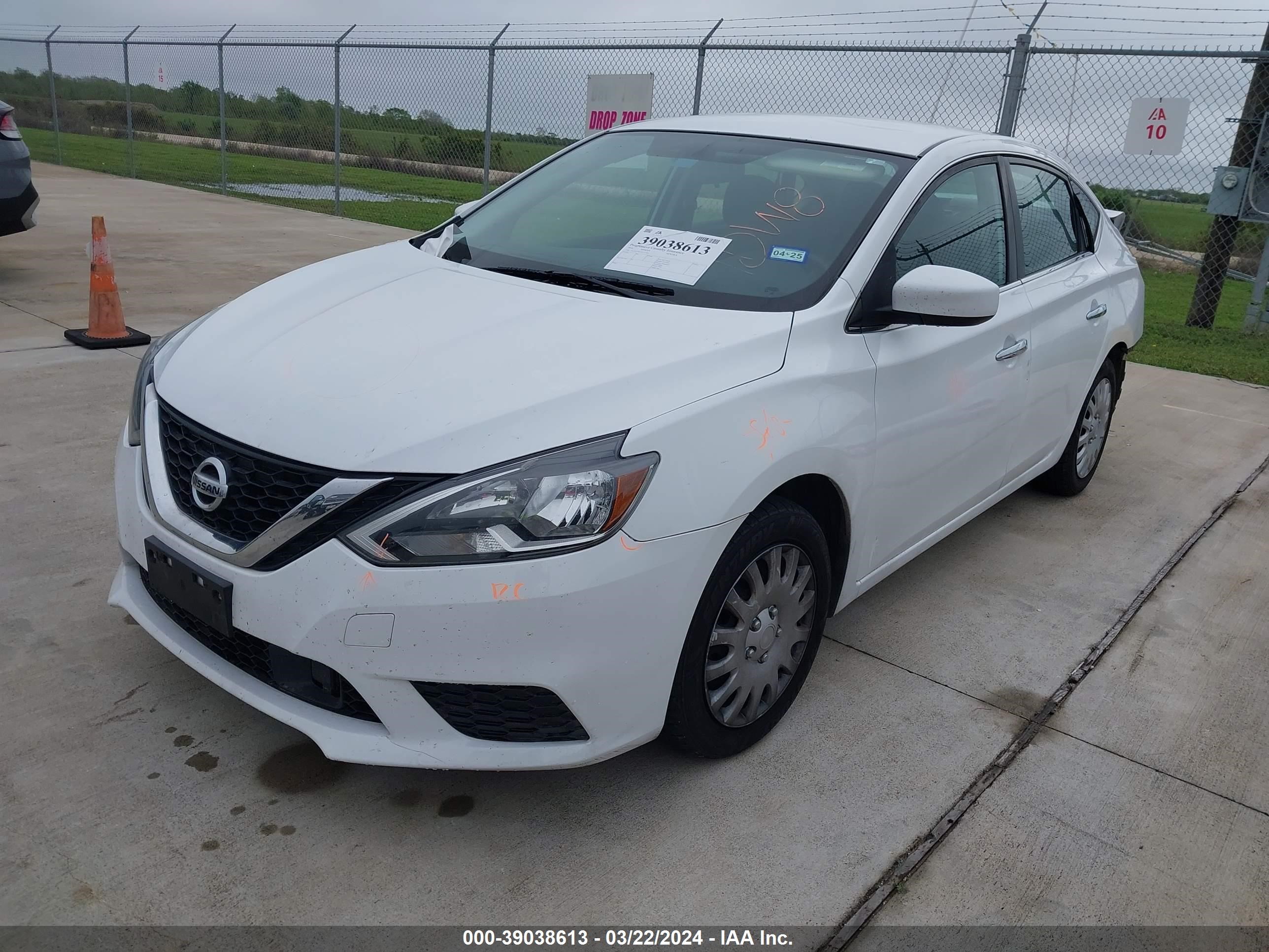 Photo 1 VIN: 3N1AB7AP1JY231762 - NISSAN SENTRA 