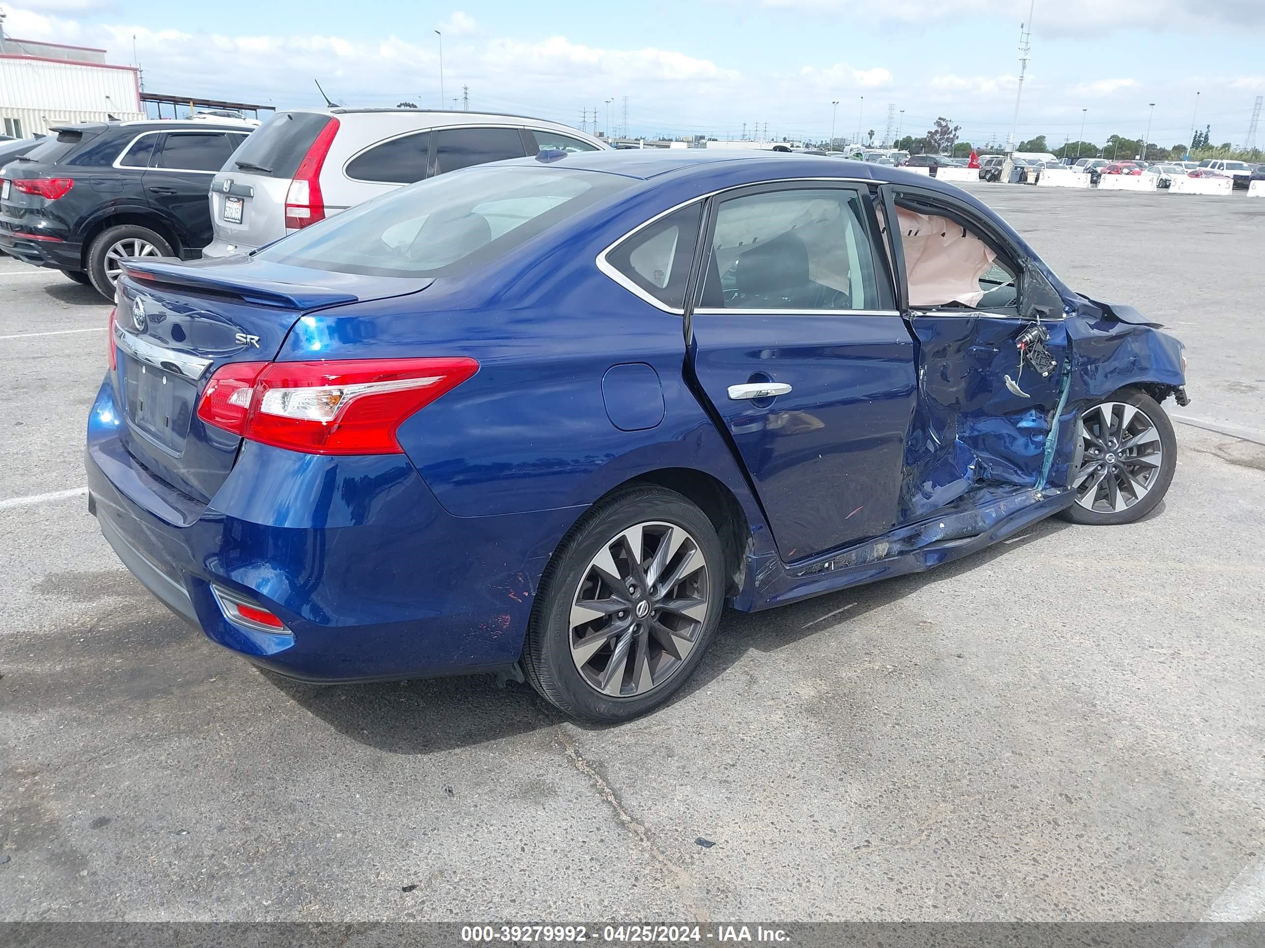 Photo 3 VIN: 3N1AB7AP1JY308937 - NISSAN SENTRA 