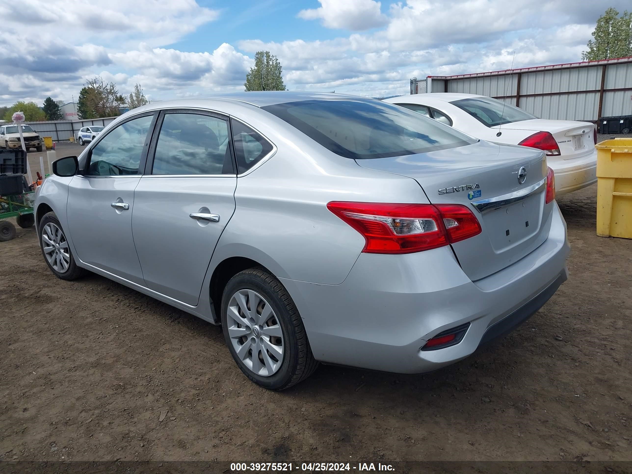 Photo 2 VIN: 3N1AB7AP1JY312339 - NISSAN SENTRA 