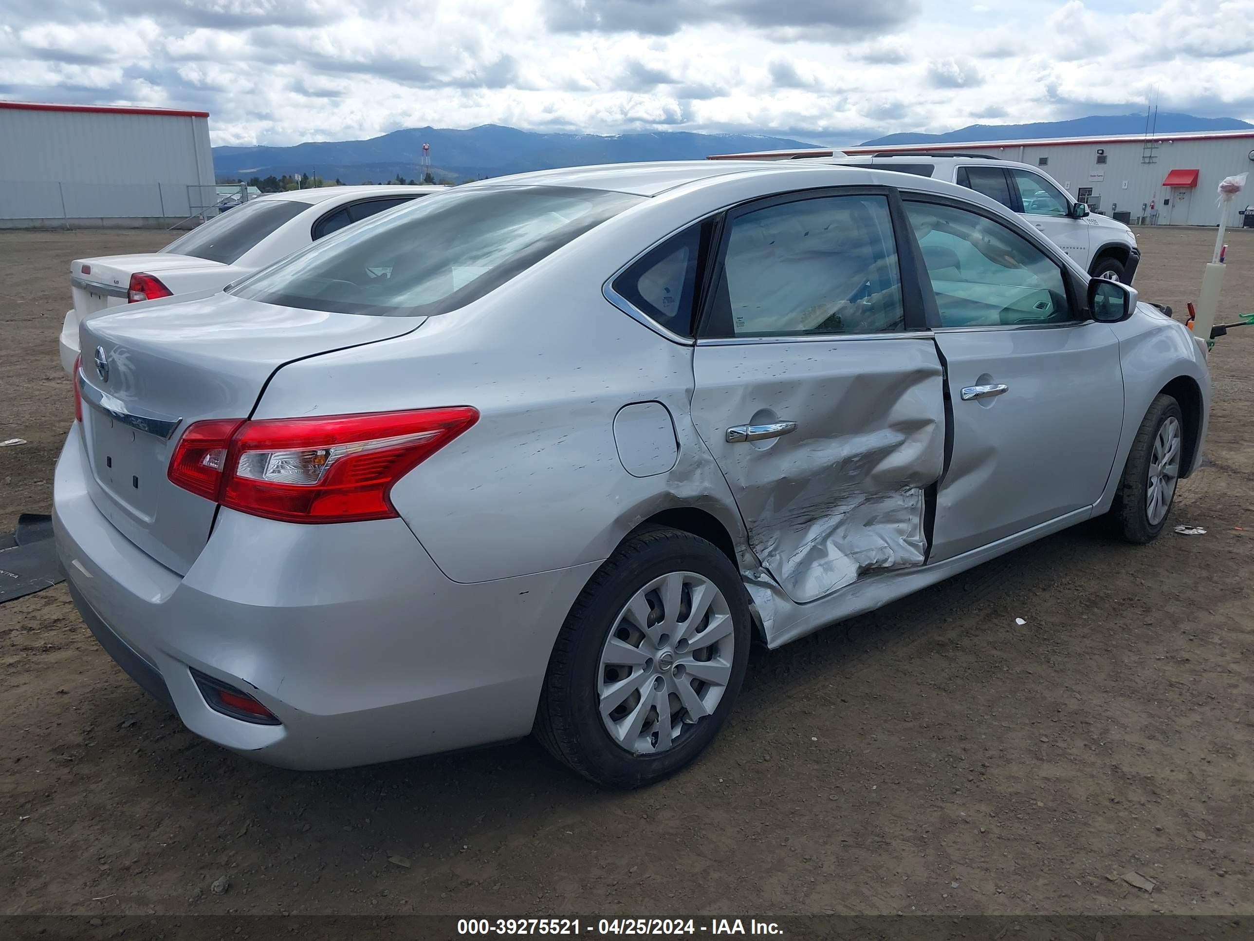 Photo 3 VIN: 3N1AB7AP1JY312339 - NISSAN SENTRA 