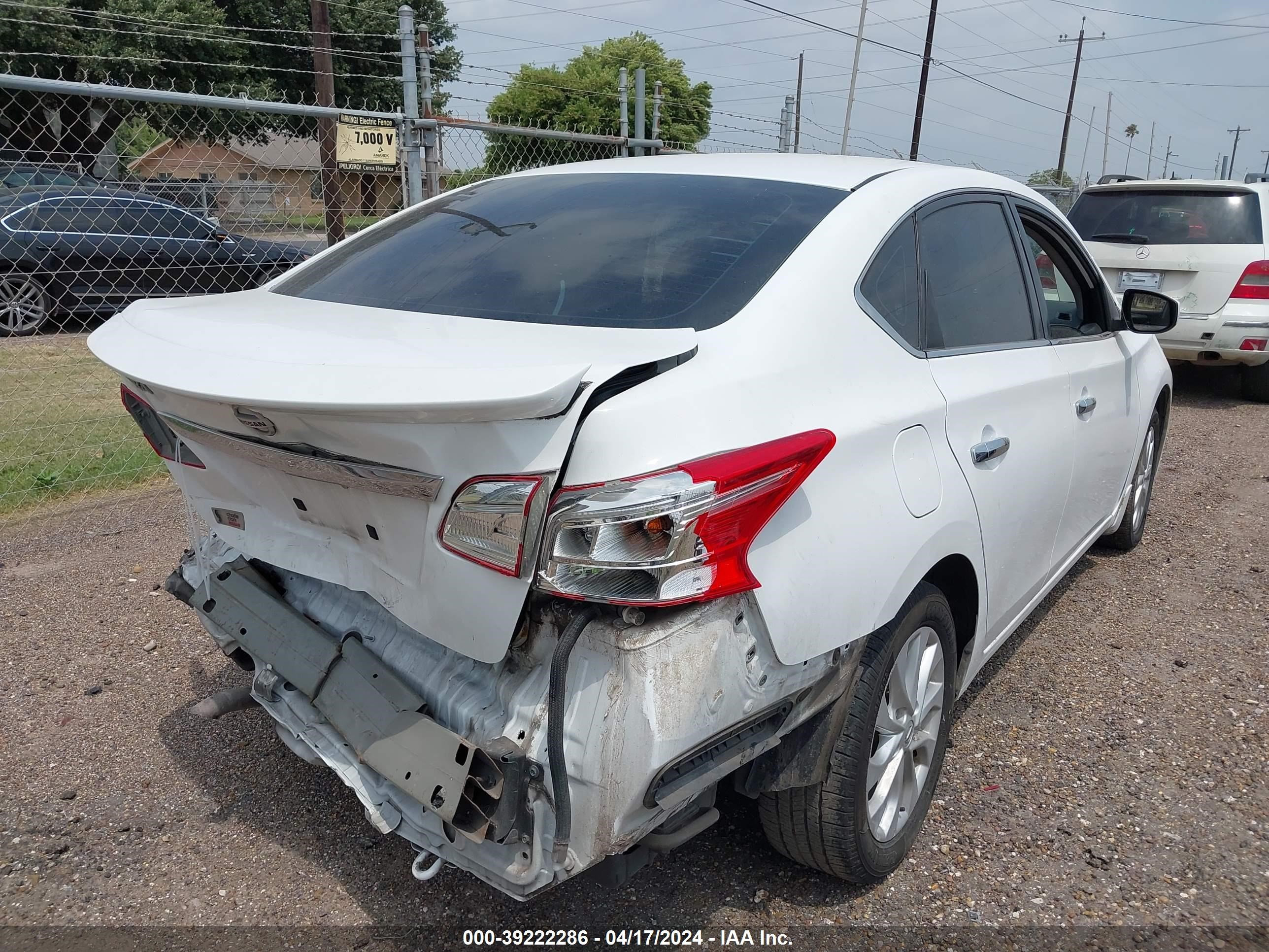 Photo 3 VIN: 3N1AB7AP1KY290280 - NISSAN SENTRA 