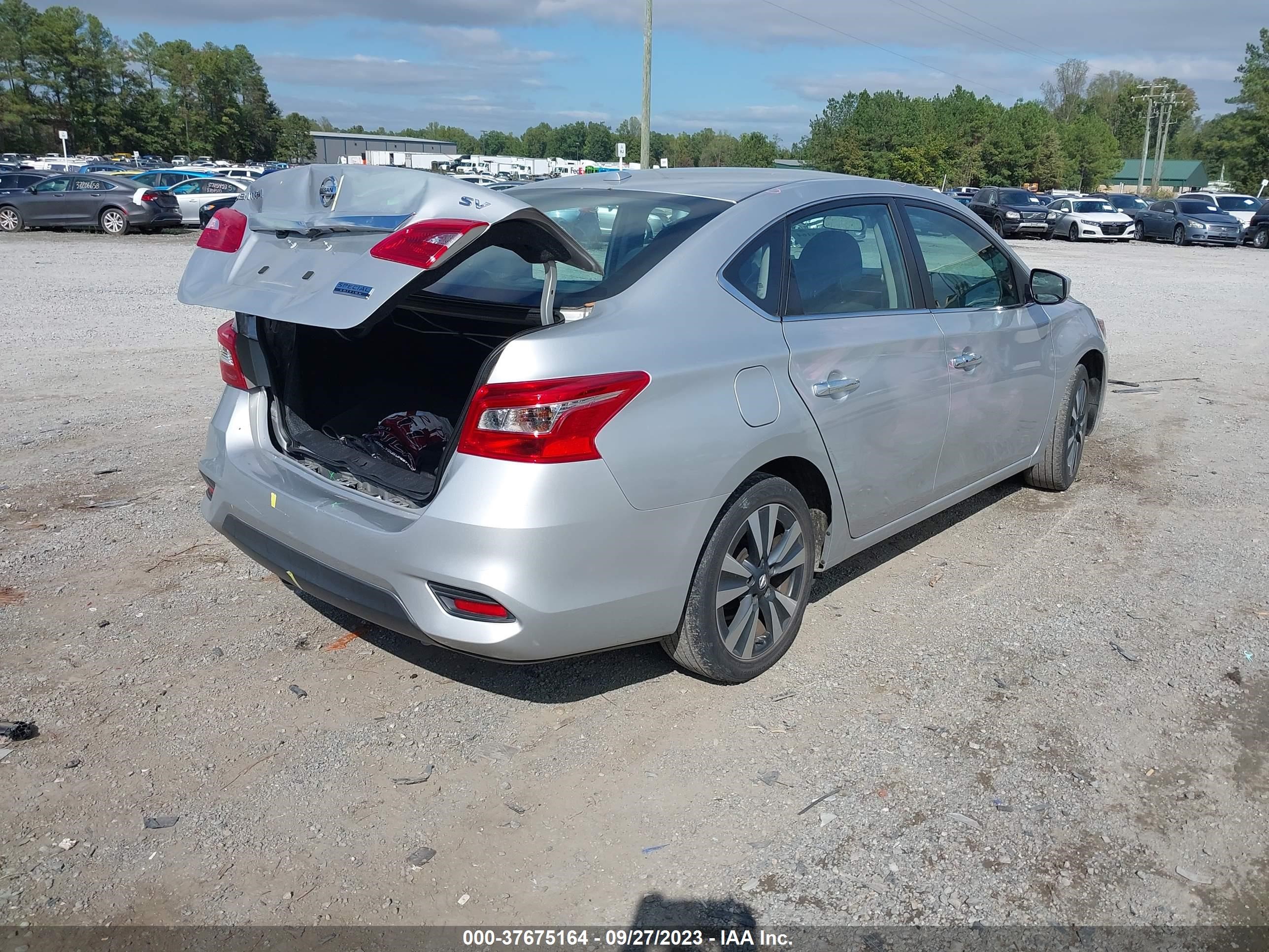 Photo 3 VIN: 3N1AB7AP1KY384224 - NISSAN SENTRA 