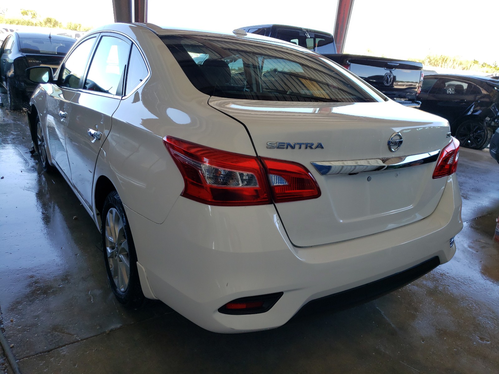 Photo 2 VIN: 3N1AB7AP1KY442848 - NISSAN SENTRA S 