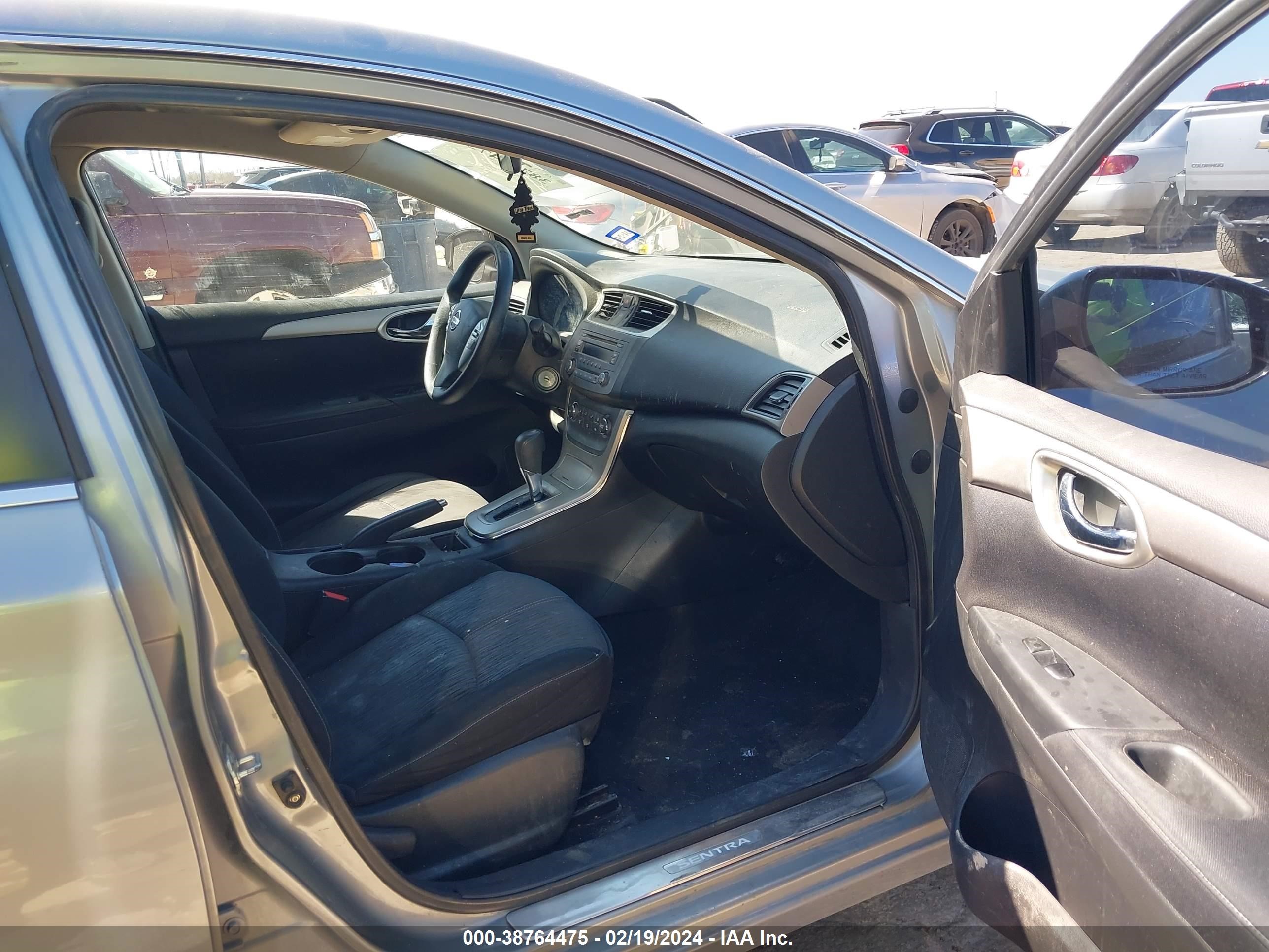 Photo 4 VIN: 3N1AB7AP2EL663229 - NISSAN SENTRA 