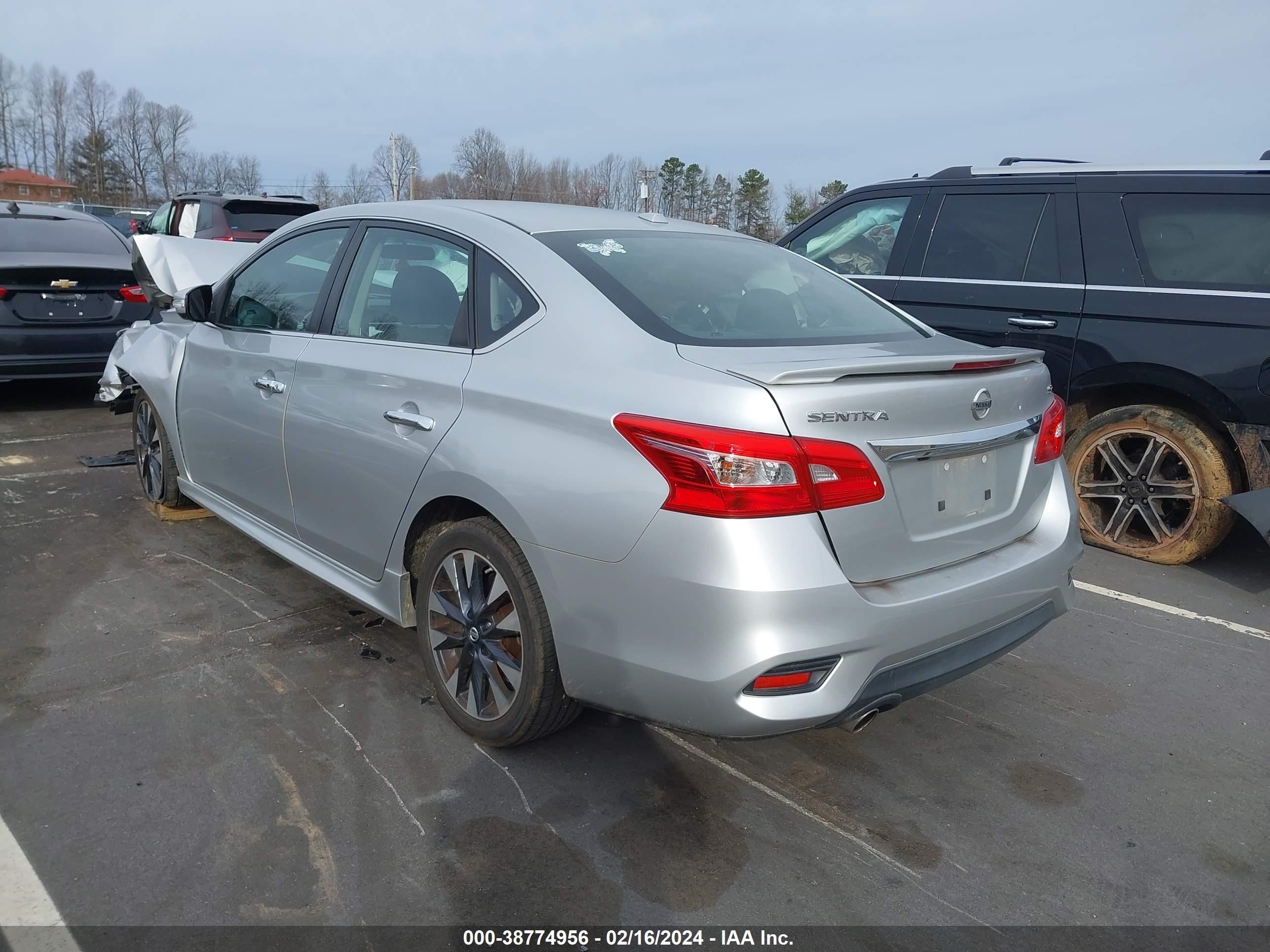 Photo 2 VIN: 3N1AB7AP2GY268229 - NISSAN SENTRA 