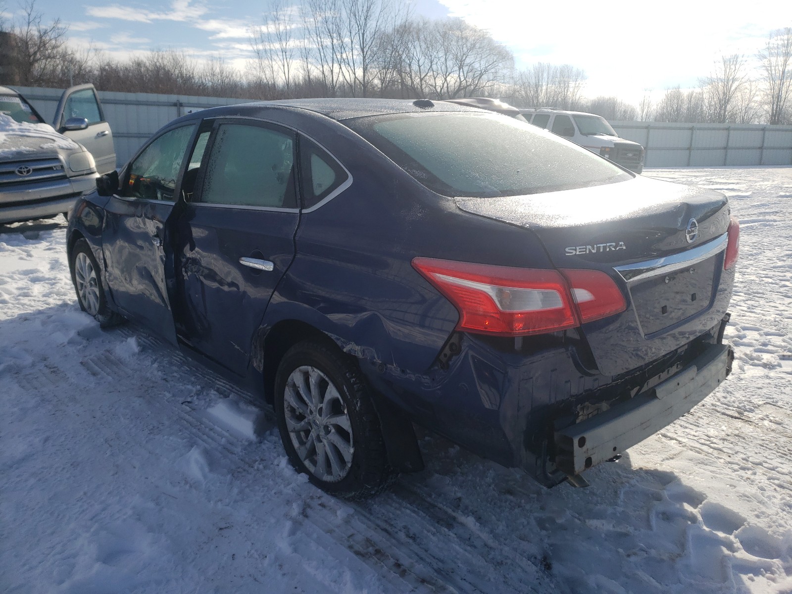 Photo 2 VIN: 3N1AB7AP2JL648840 - NISSAN SENTRA S 