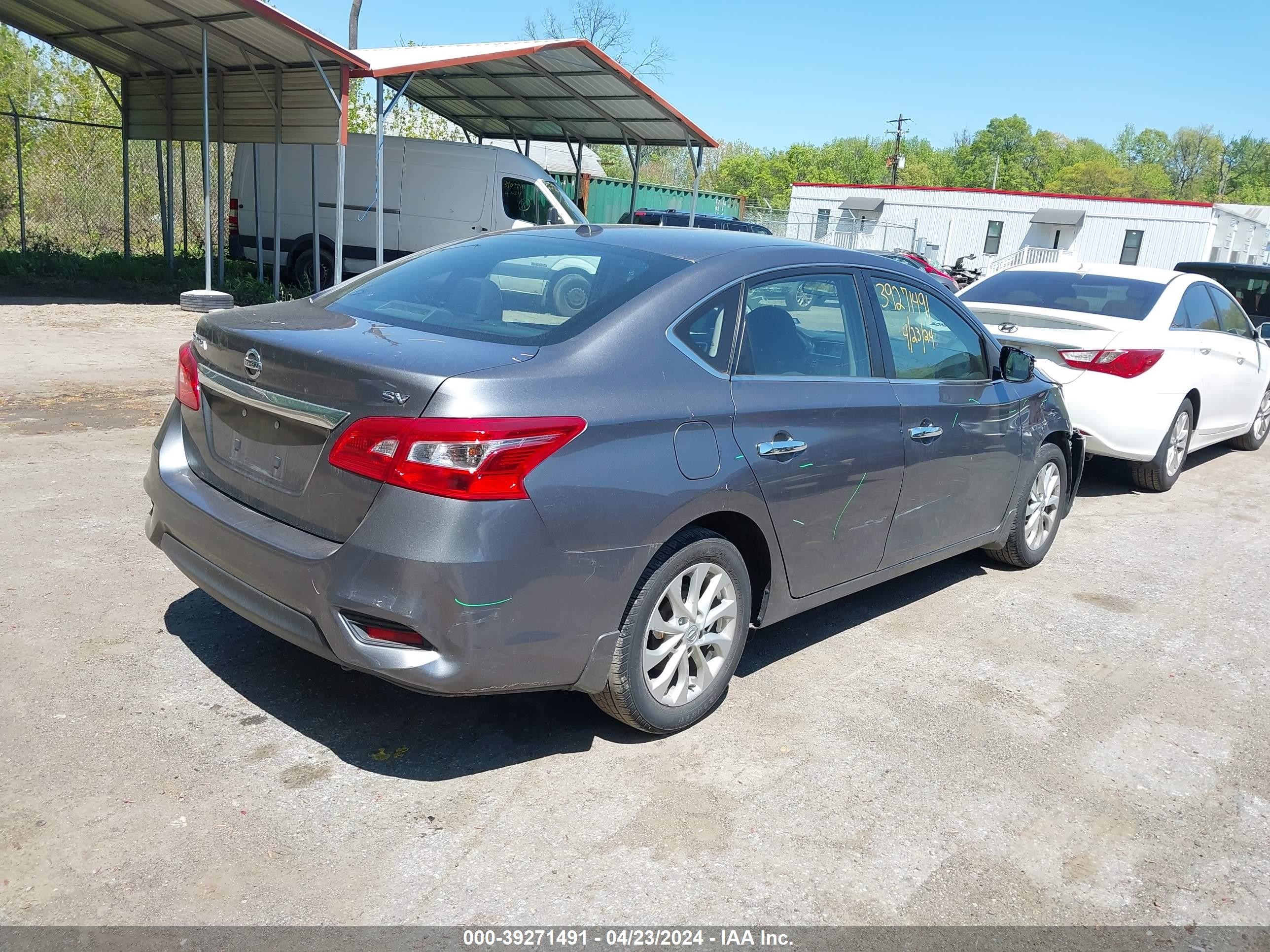 Photo 3 VIN: 3N1AB7AP2JY238395 - NISSAN SENTRA 